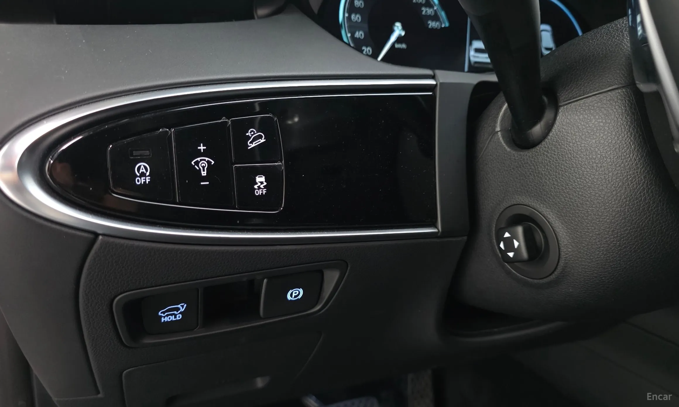Genesis GV70 превью 20