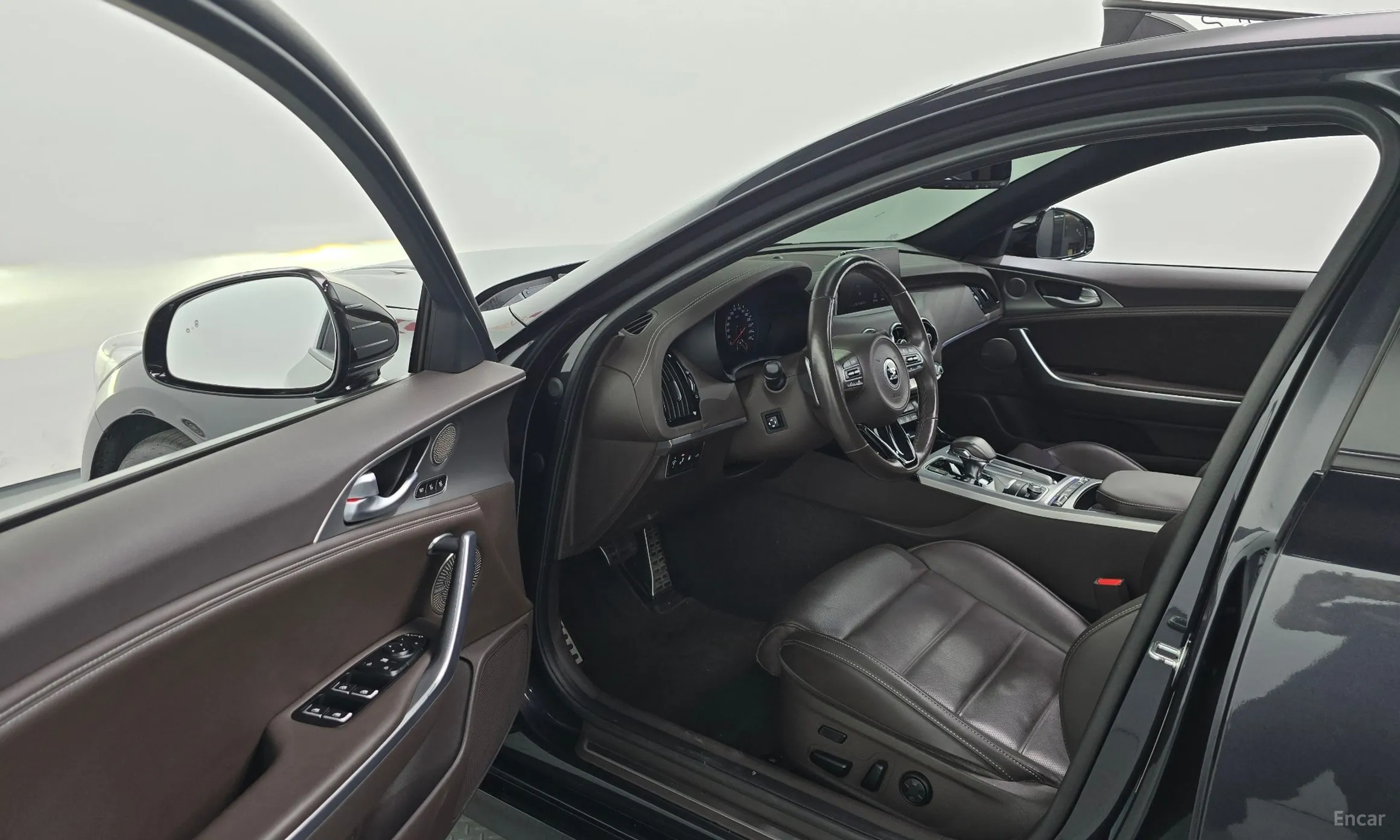 Kia Stinger превью 10
