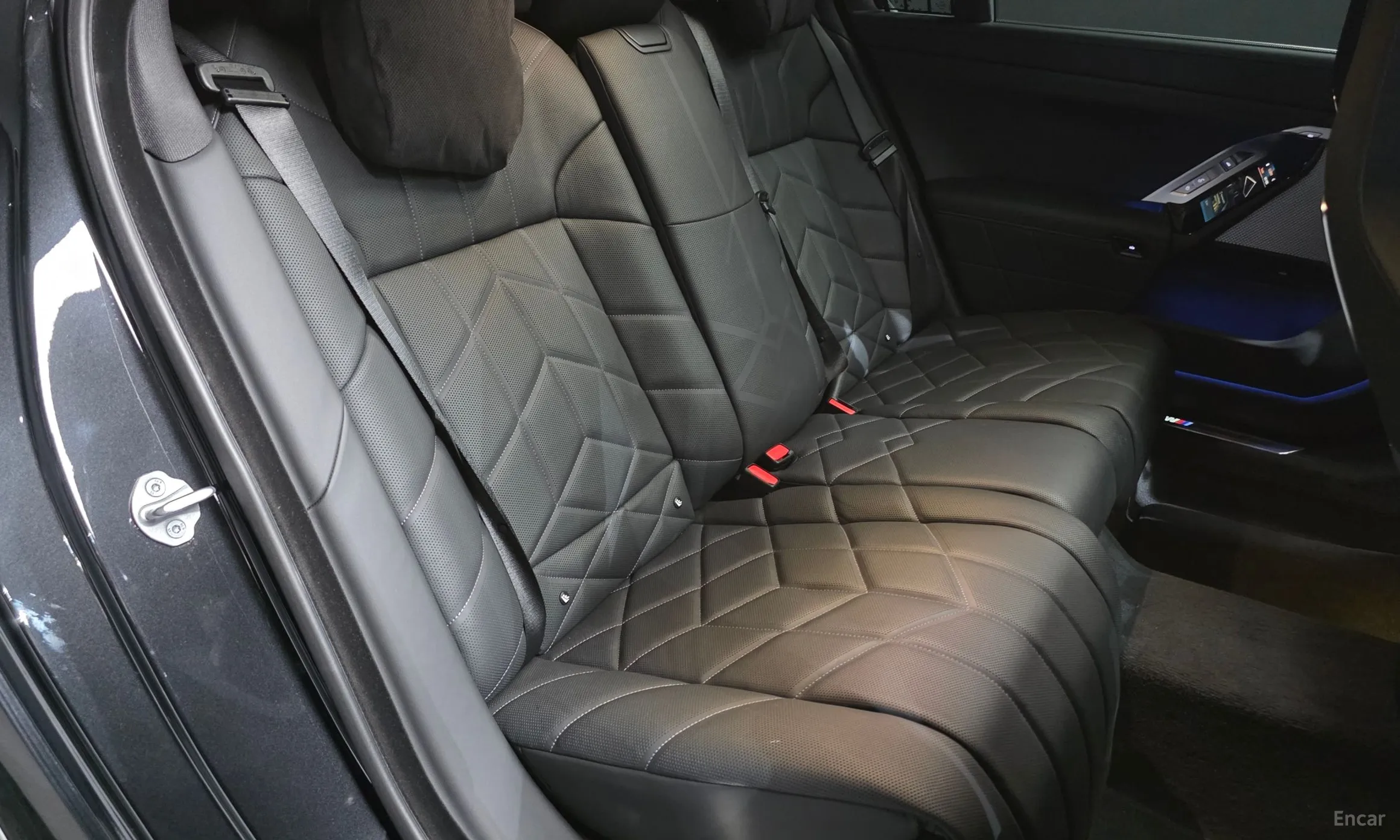 BMW 7 Series (G70) превью 11