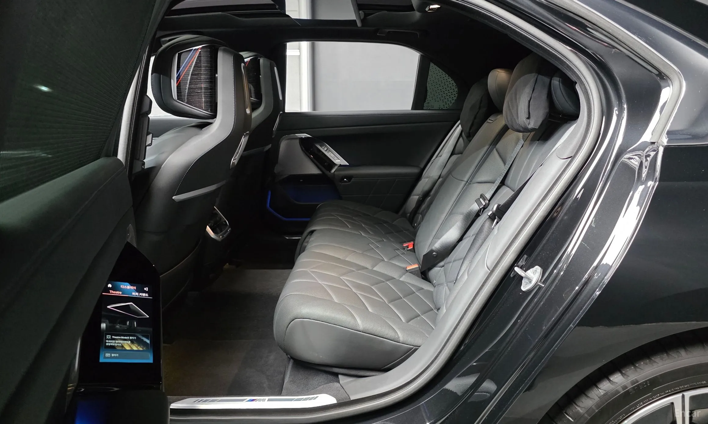 BMW 7 Series (G70) превью 12