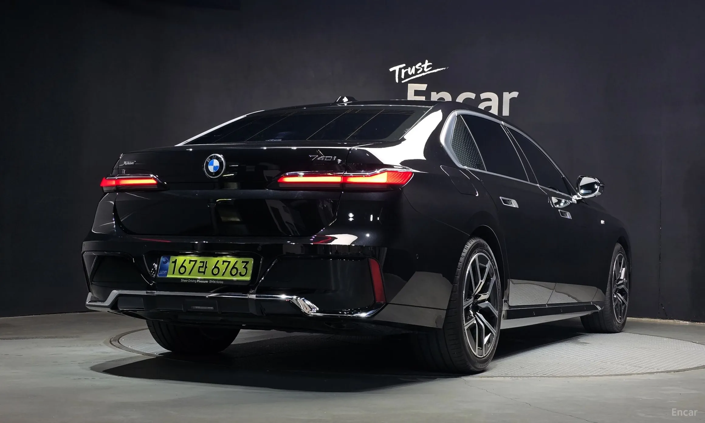BMW 7 Series (G70) превью 2