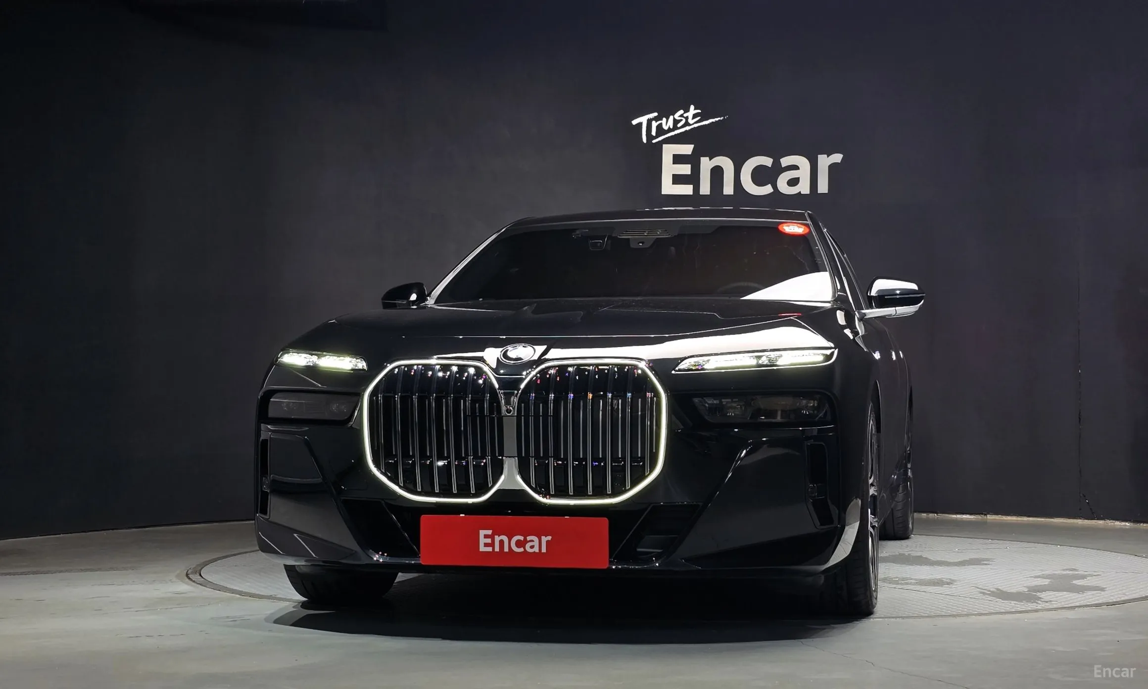 BMW 7 Series (G70) превью 3
