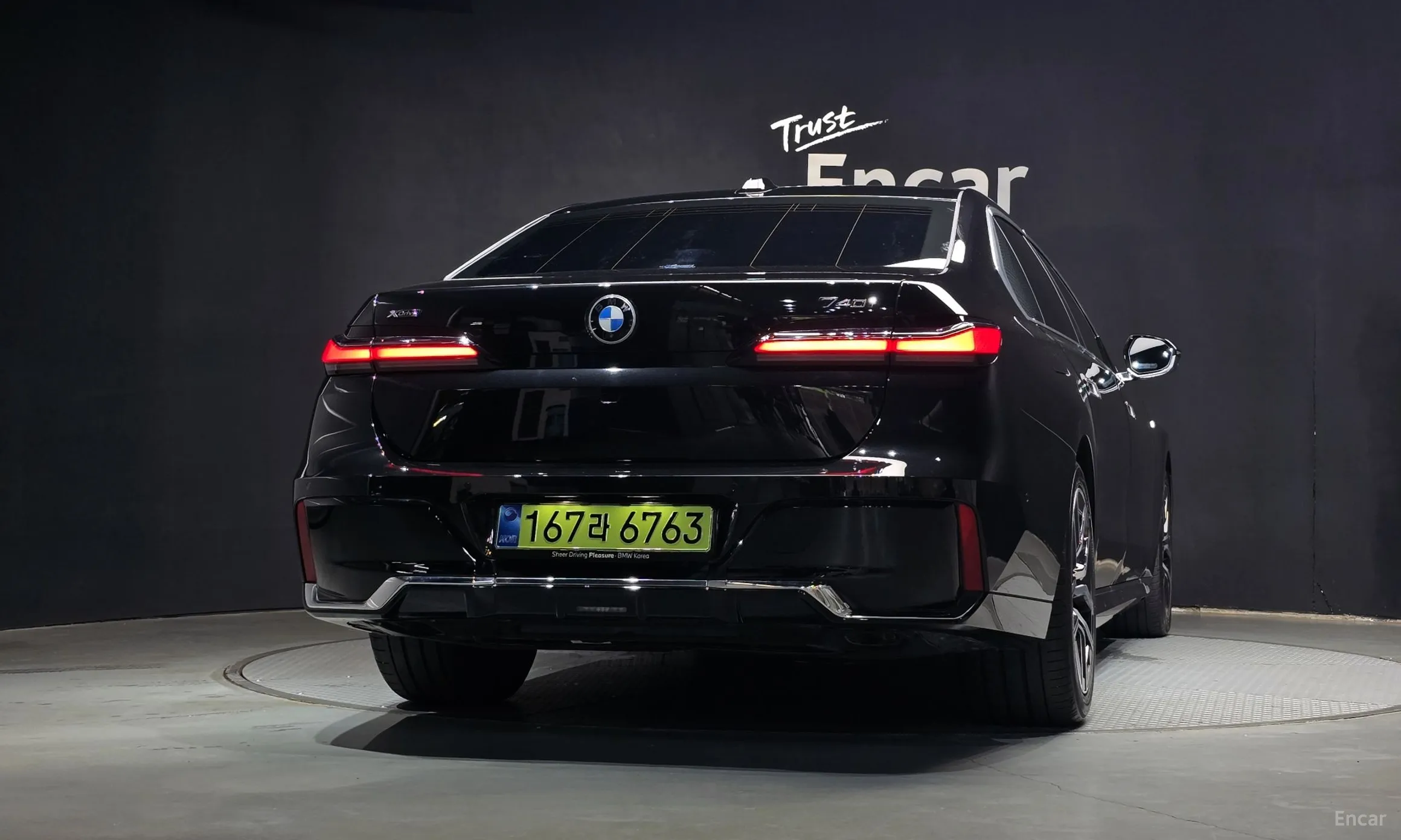 BMW 7 Series (G70) превью 4