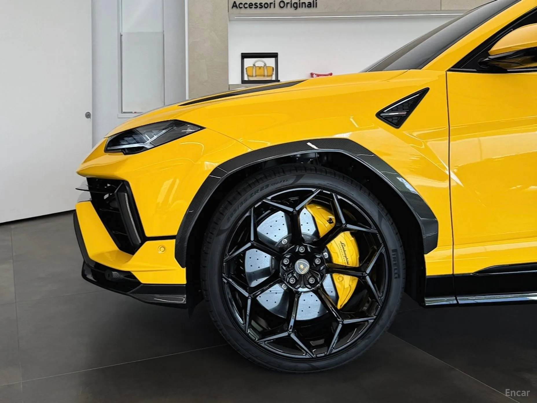 Lamborghini Urus превью 4