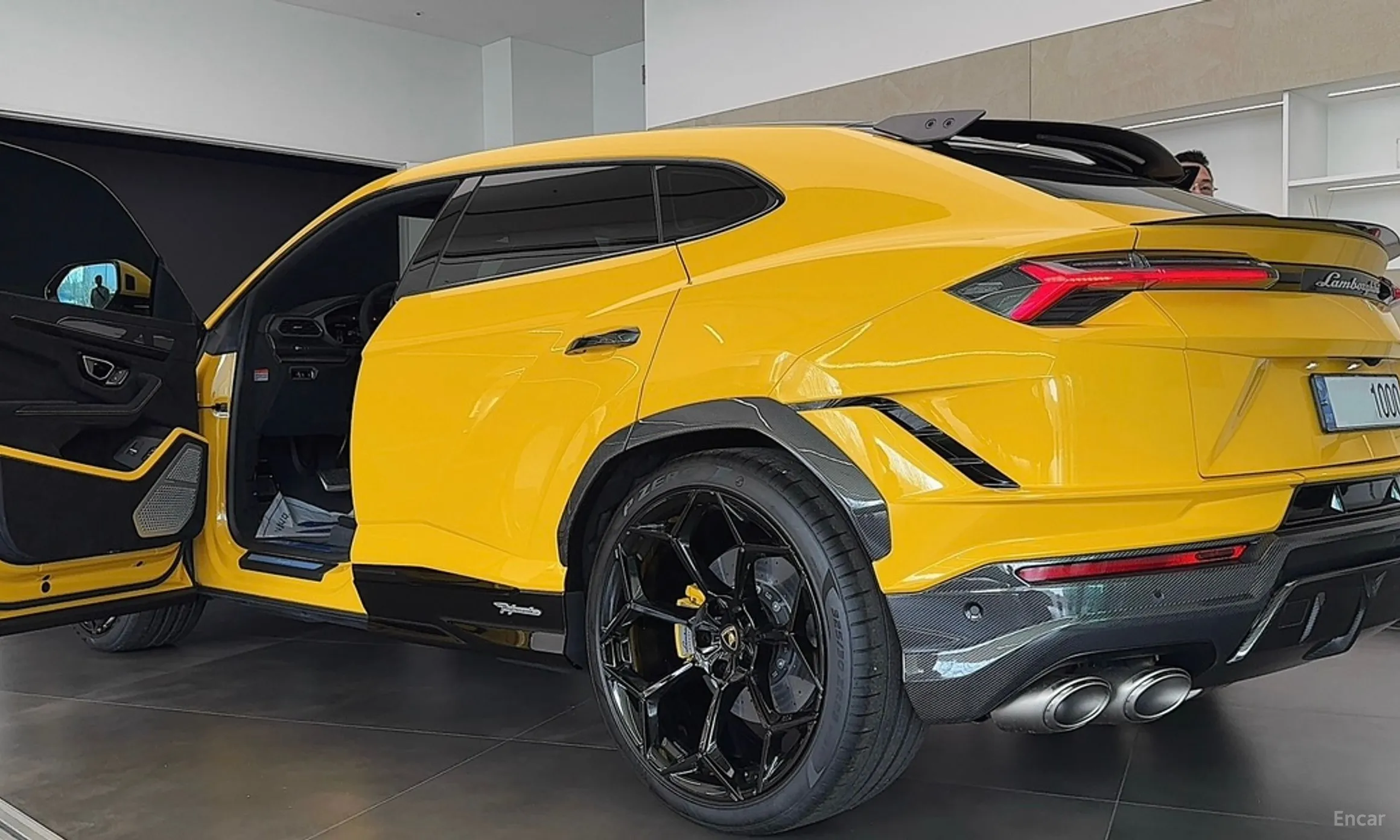 Lamborghini Urus превью 6
