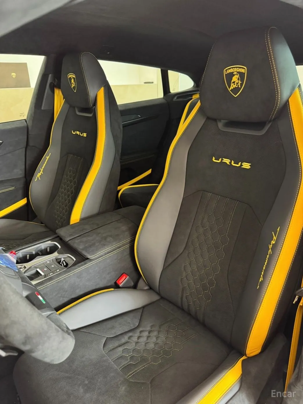 Lamborghini Urus превью 8