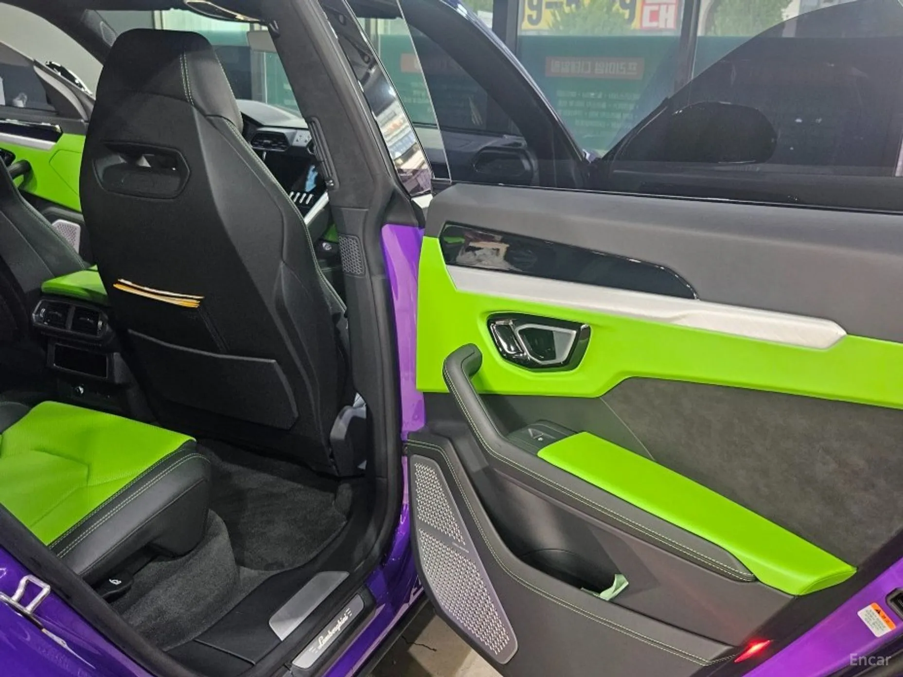 Lamborghini Urus превью 11