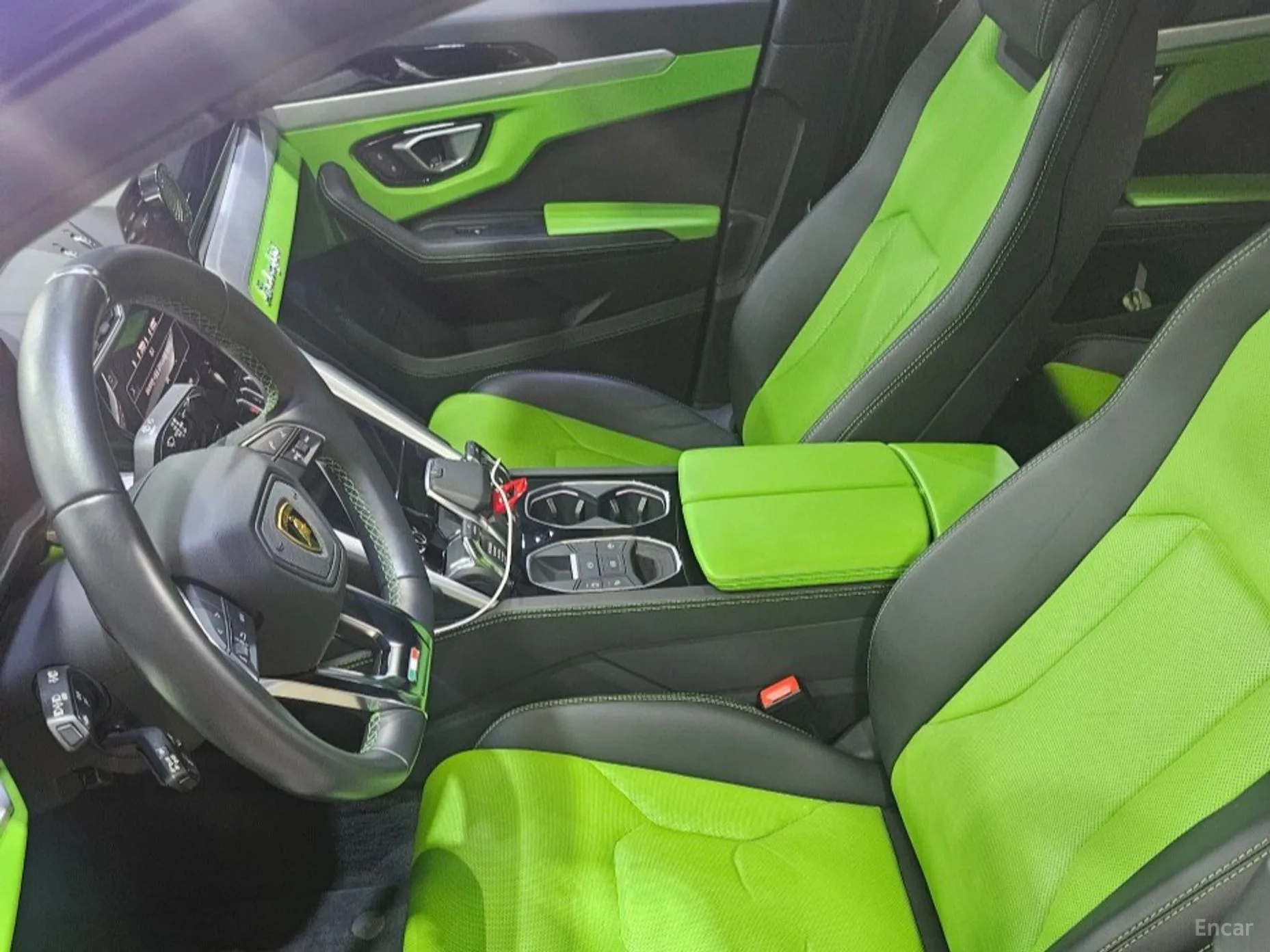 Lamborghini Urus превью 14