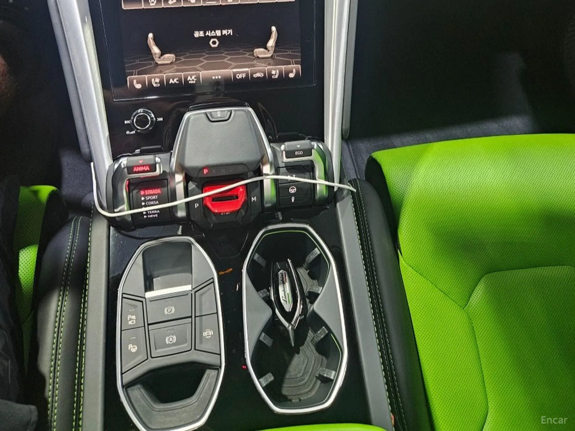 Lamborghini Urus превью 7