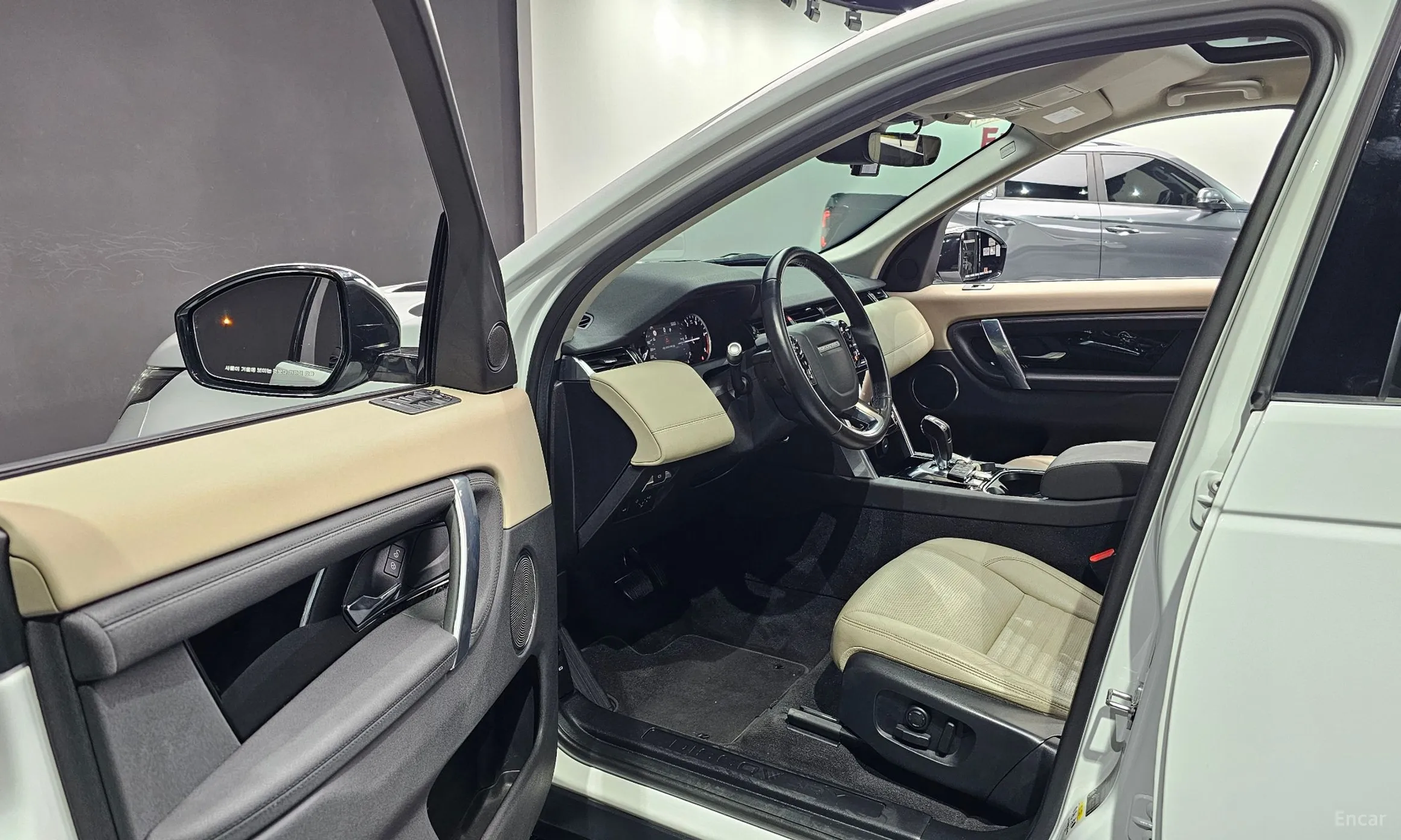 Land Rover Discovery Sports превью 10