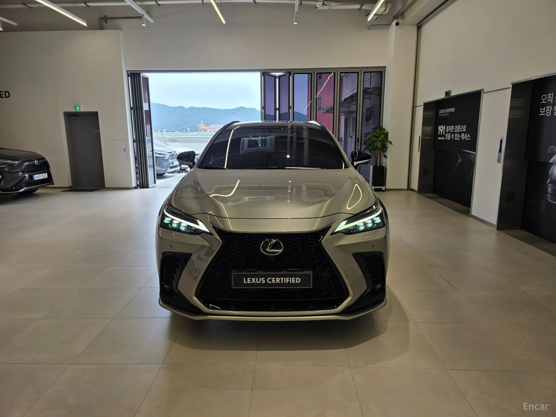 Lexus NX450h + 2nd Gen превью 3