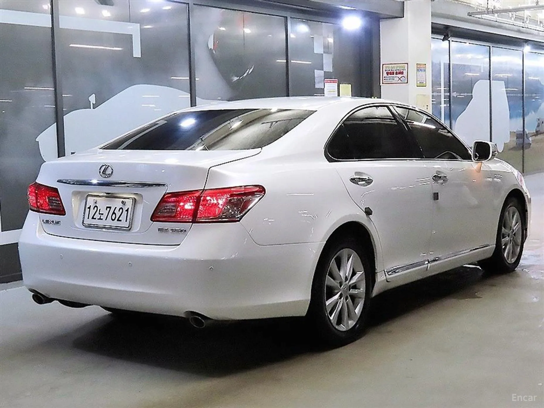 Lexus ES350 превью 14