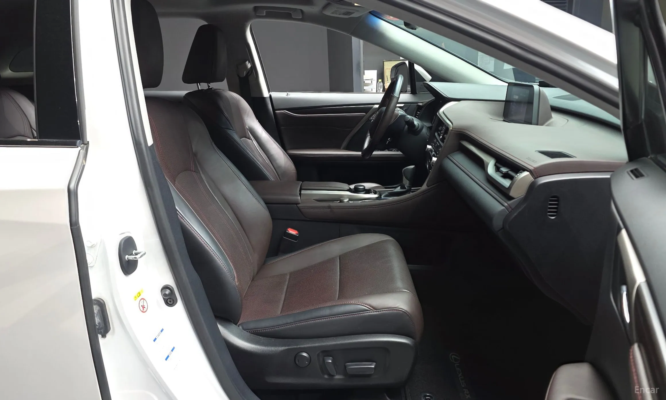 Lexus RX350 4th Generation превью 11