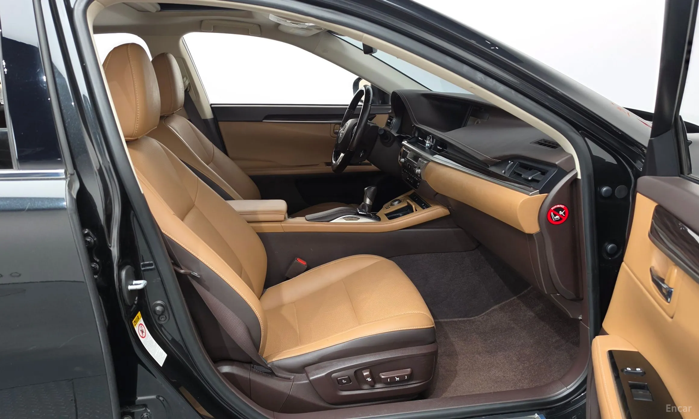 Lexus New ES300h превью 11
