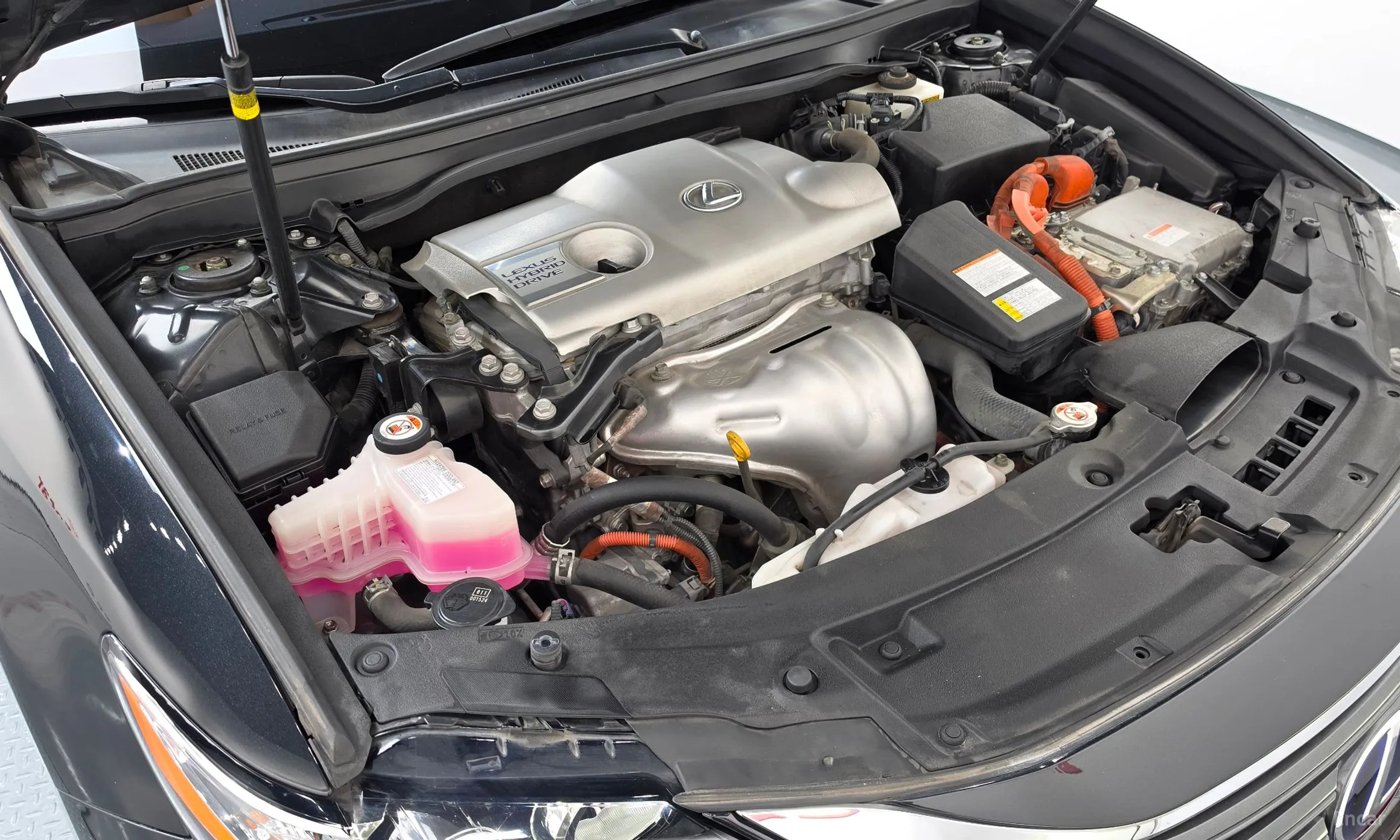 Lexus New ES300h превью 6