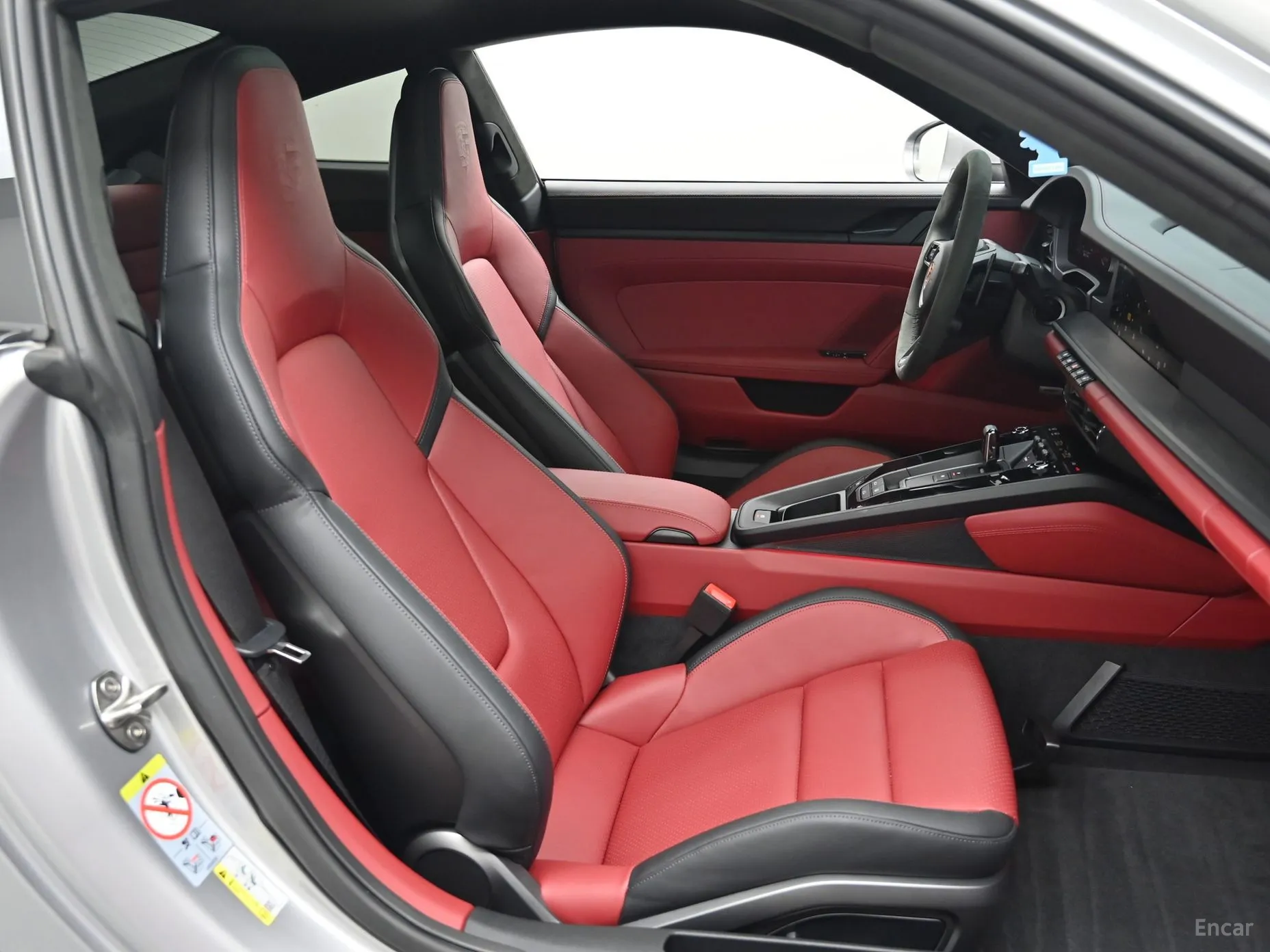 Porsche 911 (992) превью 10