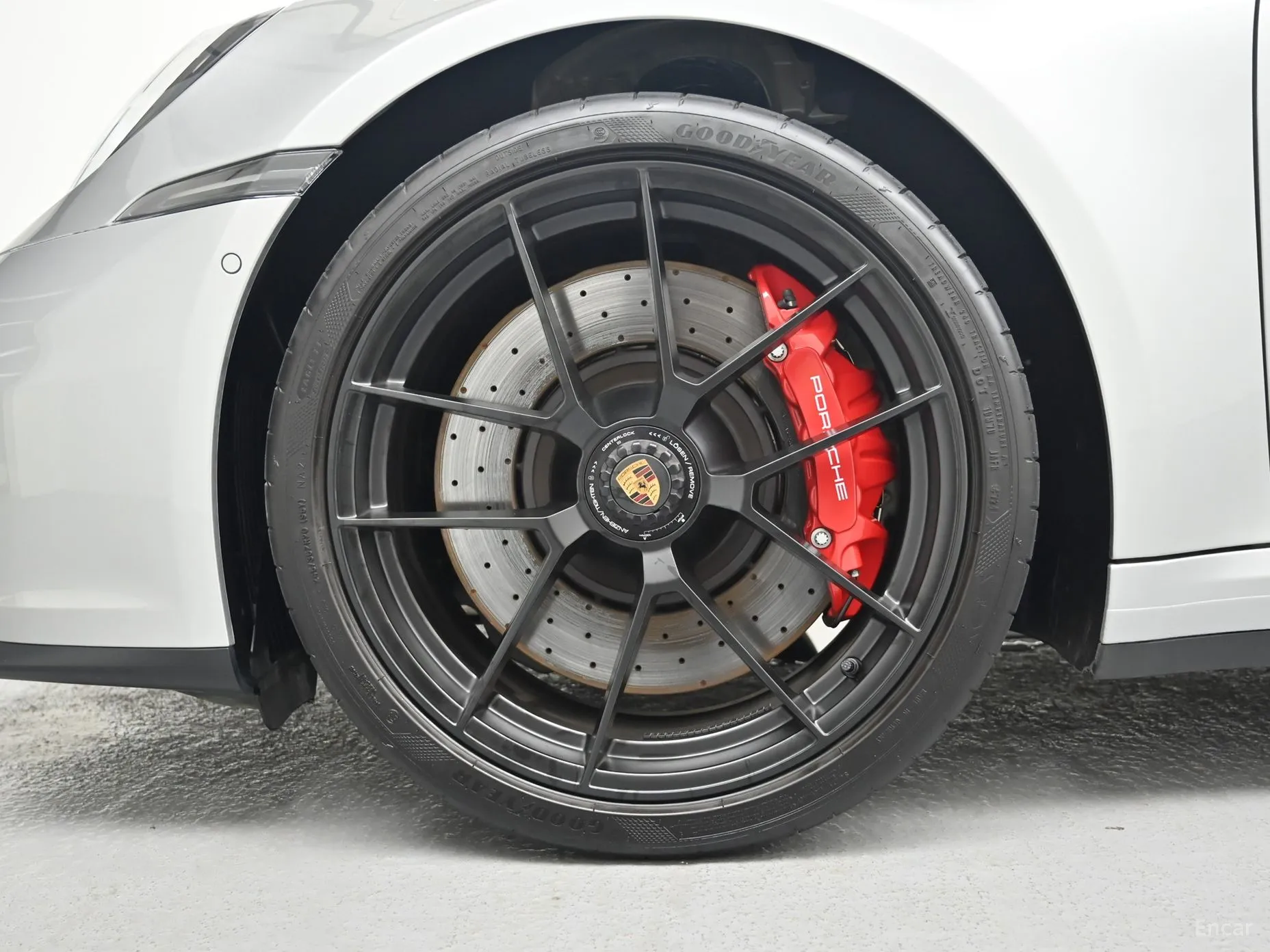 Porsche 911 (992) превью 5