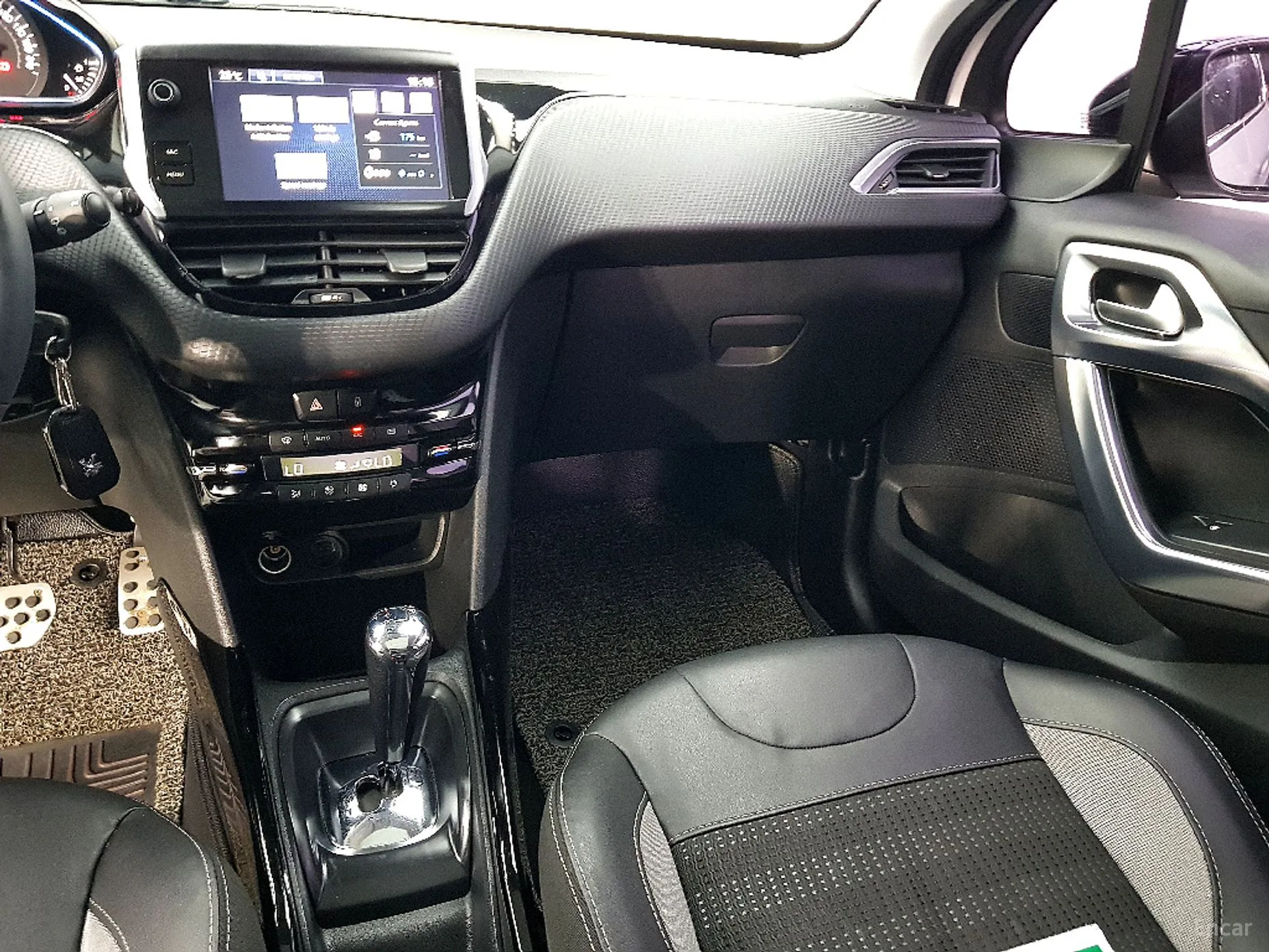 Peugeot 2008. превью 10