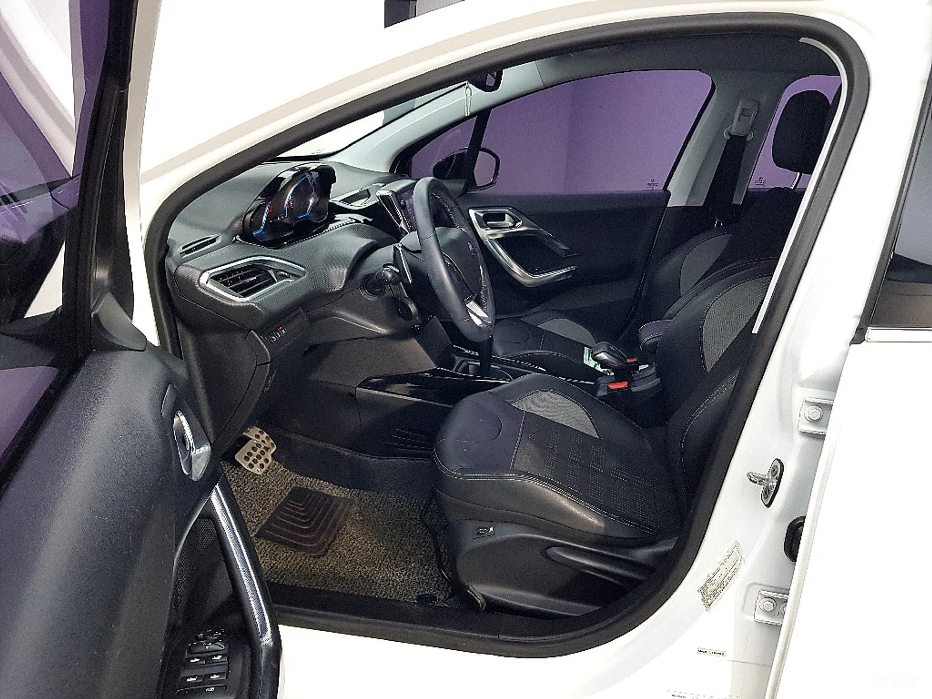 Peugeot 2008. превью 8