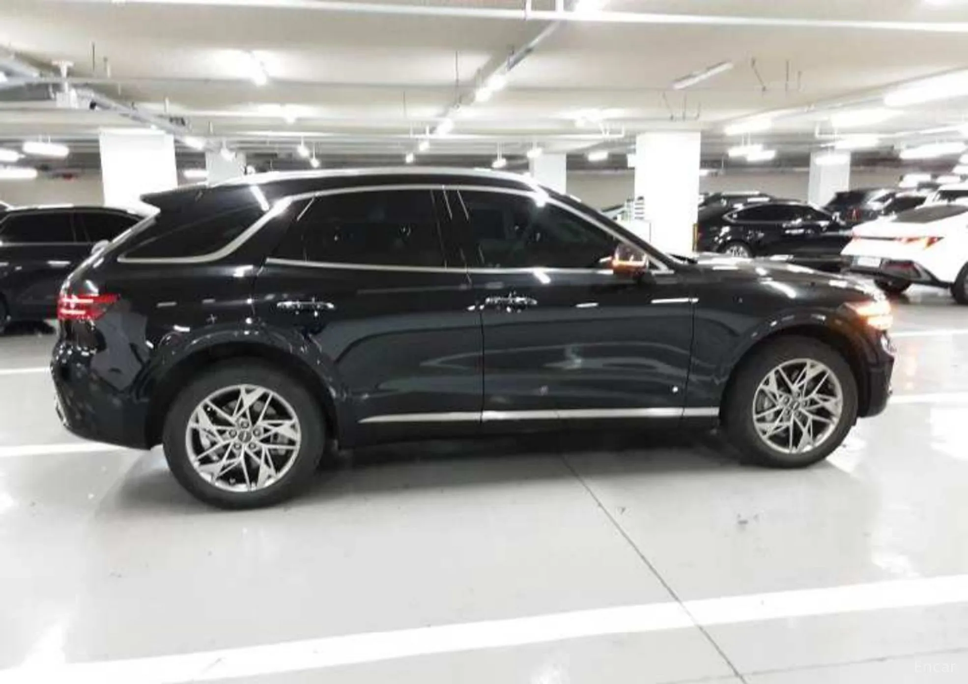 Genesis GV70 превью 8