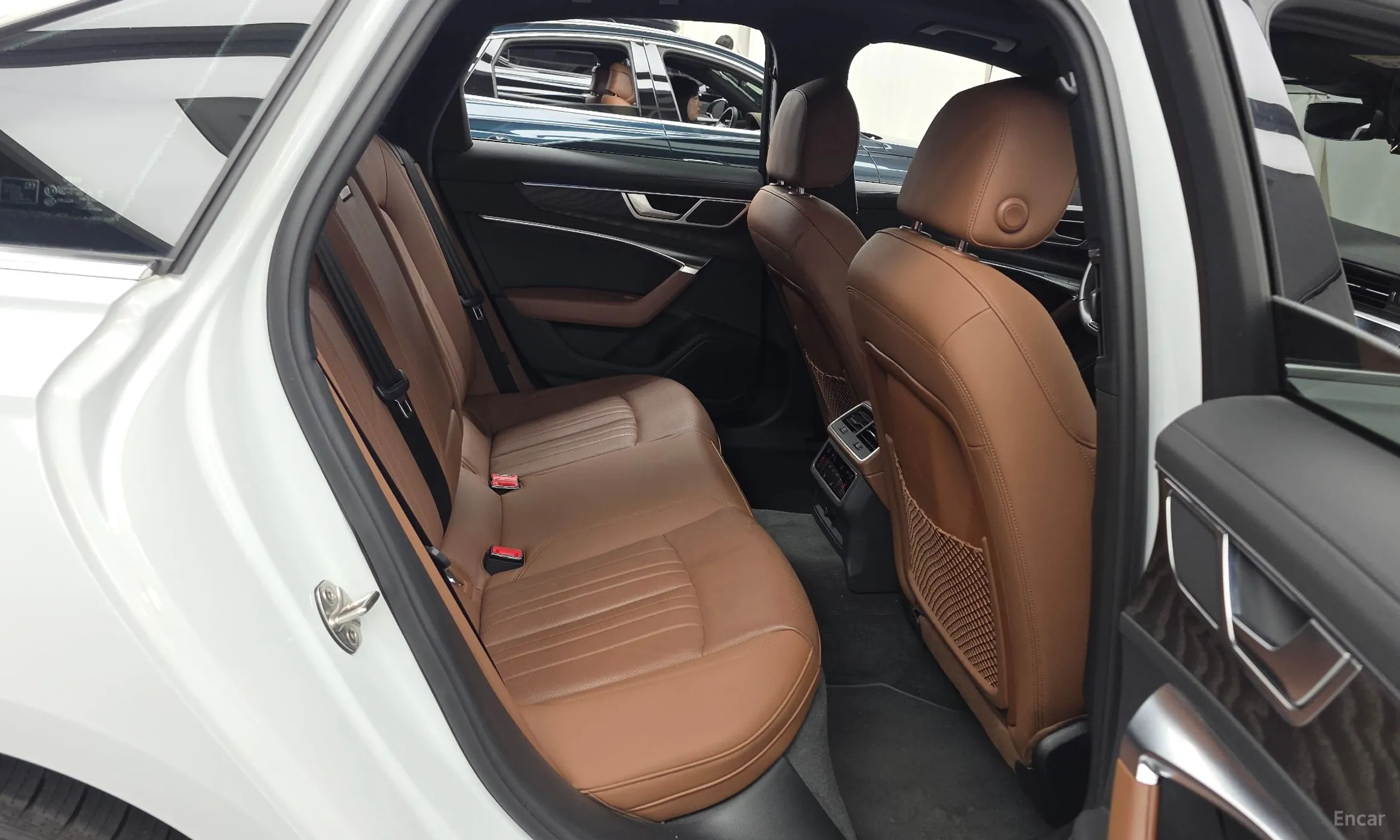 Audi A6 (C8) превью 12