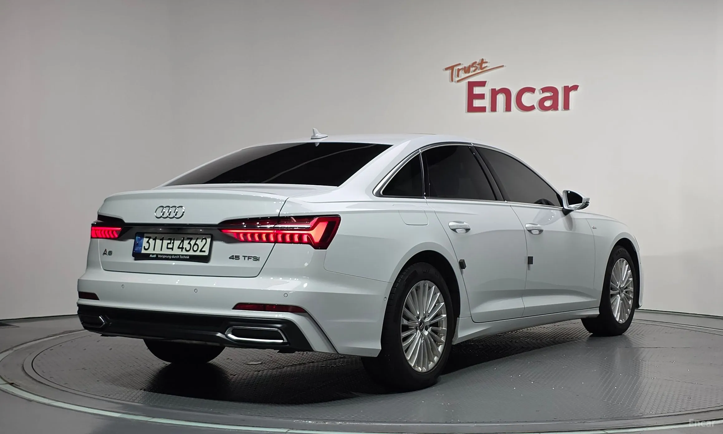 Audi A6 (C8)