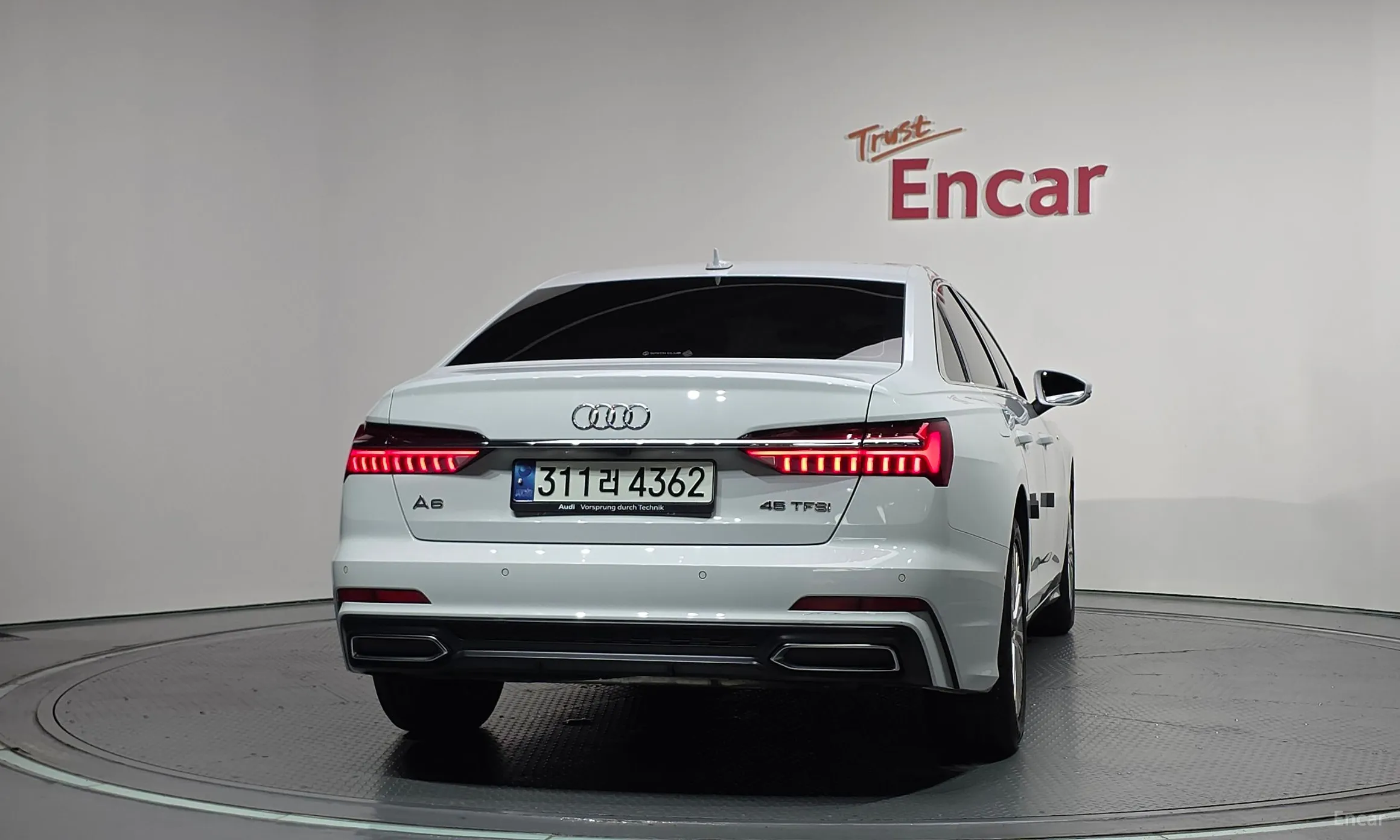 Audi A6 (C8) превью 4