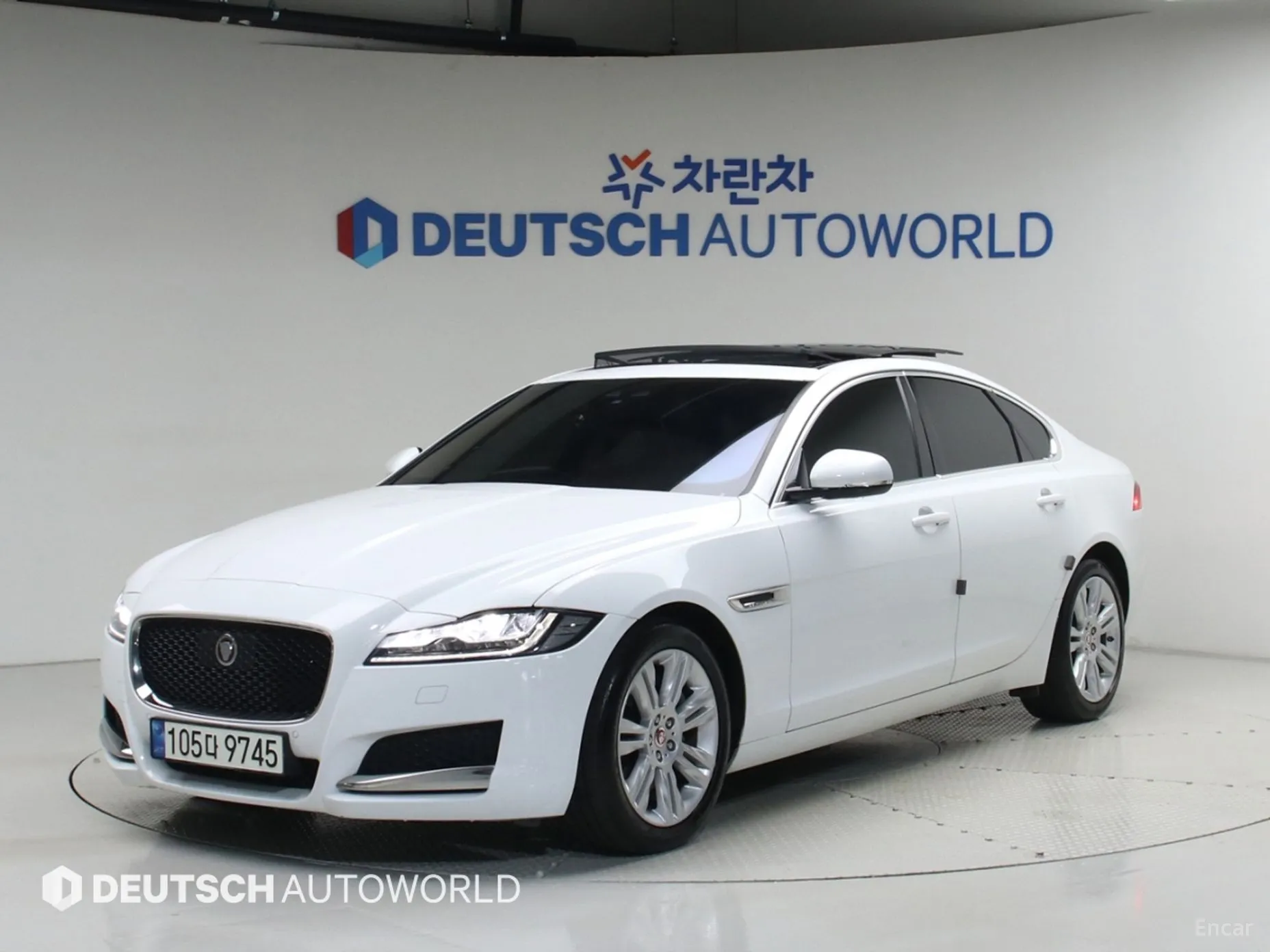 Jaguar XF (x260)