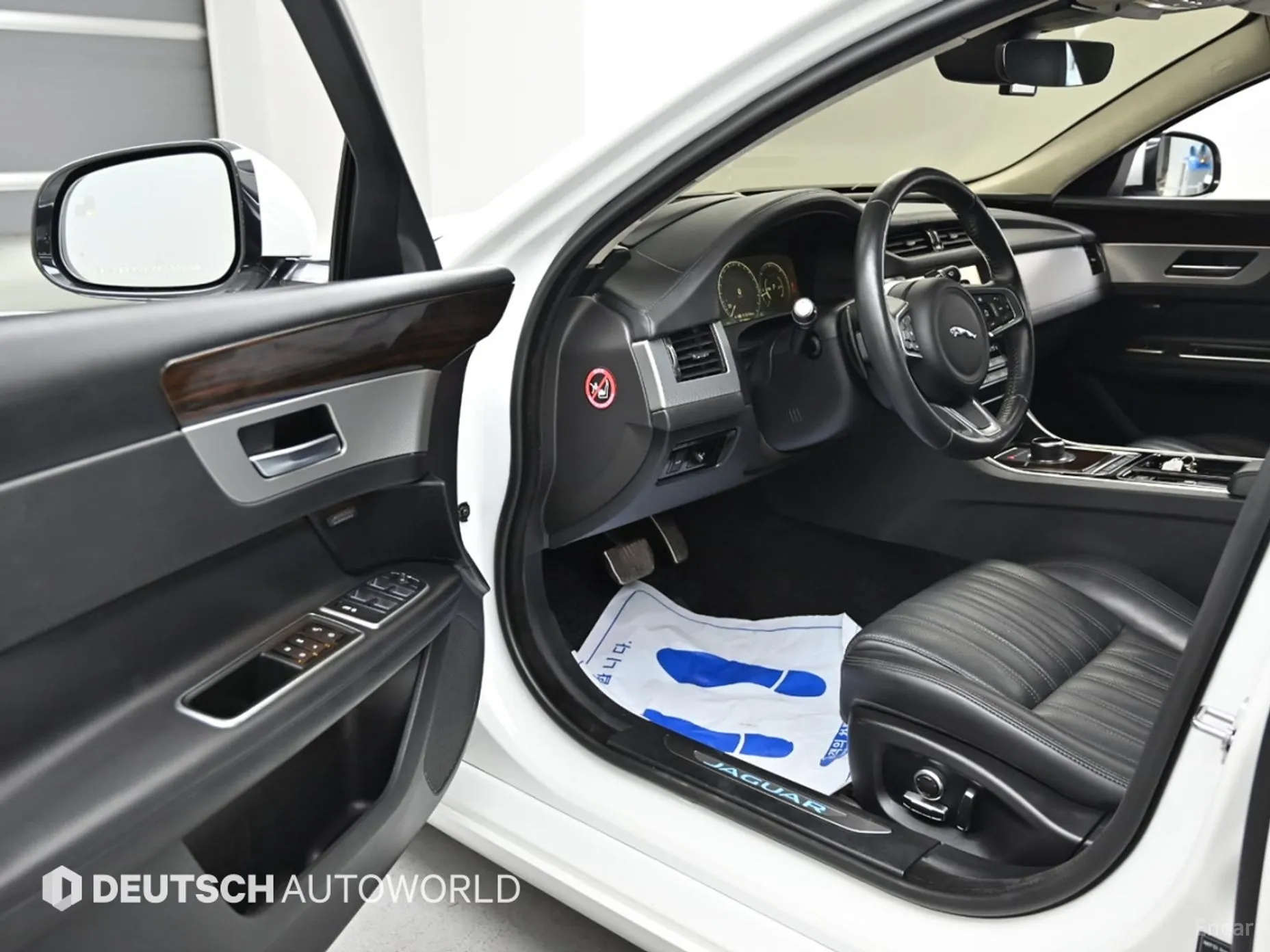 Jaguar XF (x260) превью 11