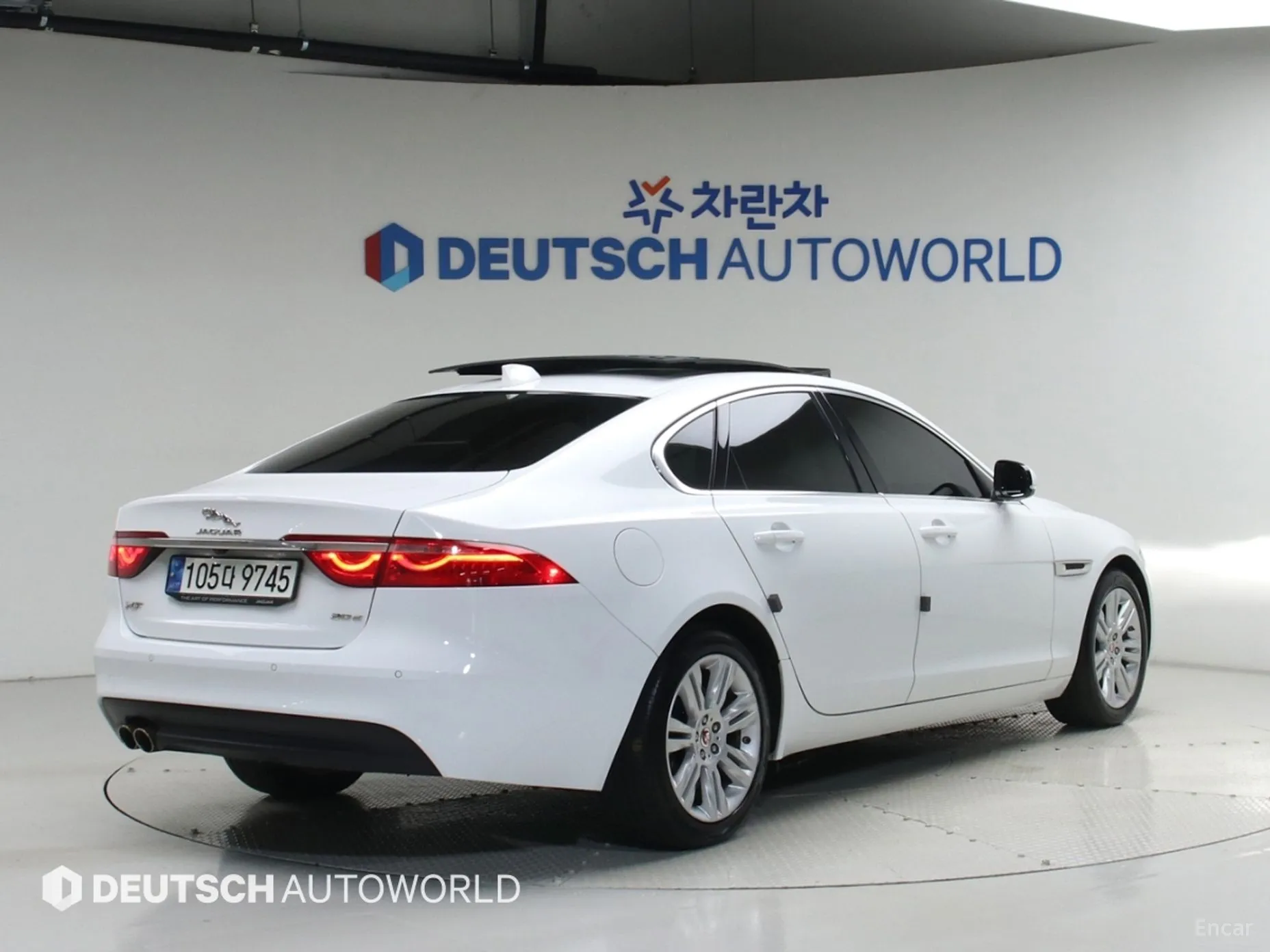 Jaguar XF (x260)