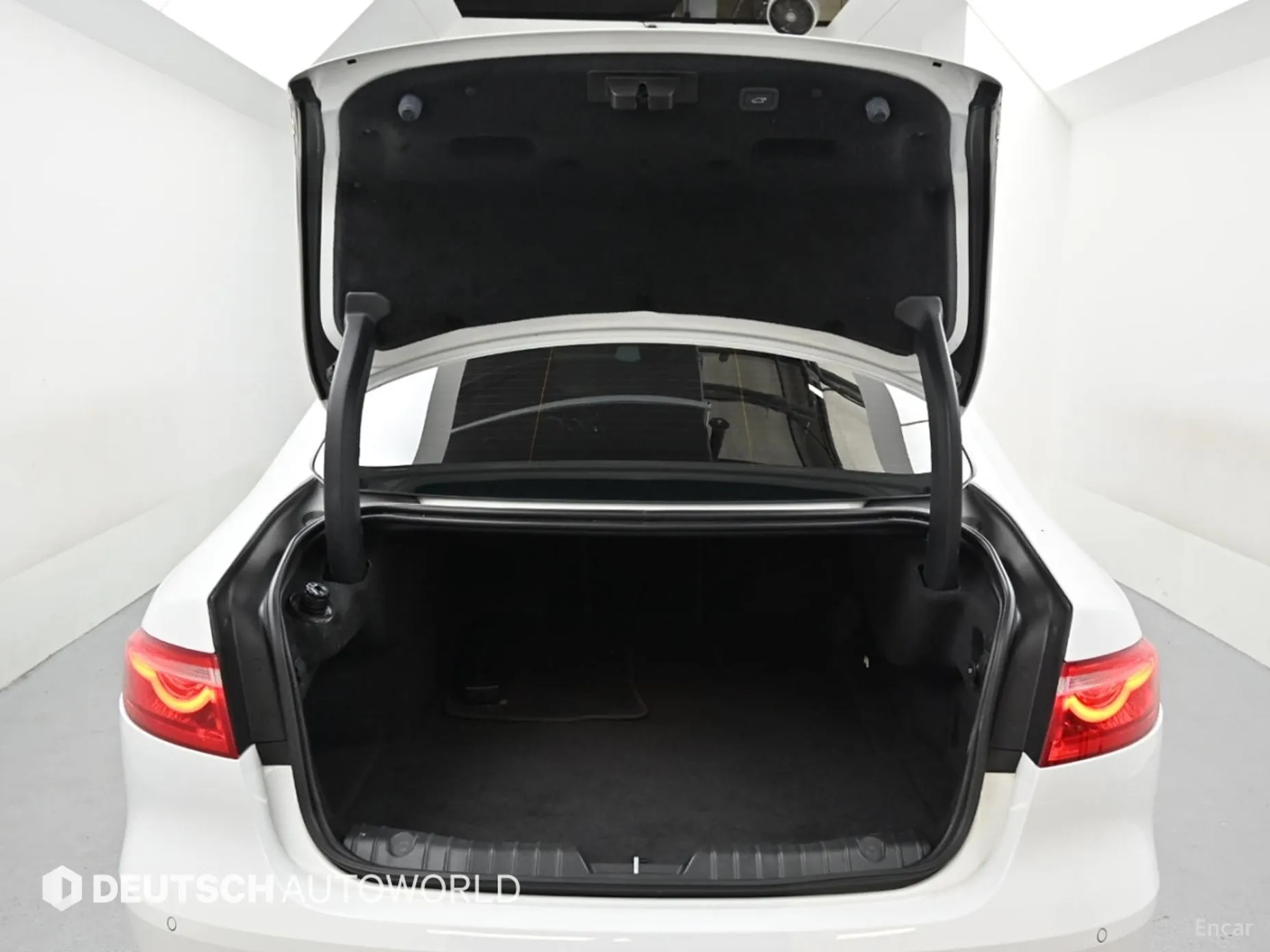 Jaguar XF (x260) превью 19
