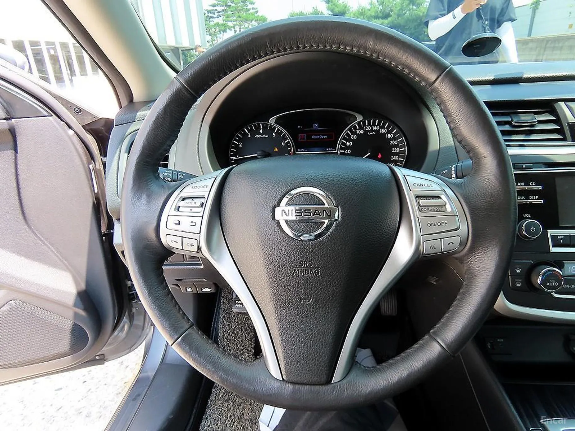 Nissan Altima превью 10