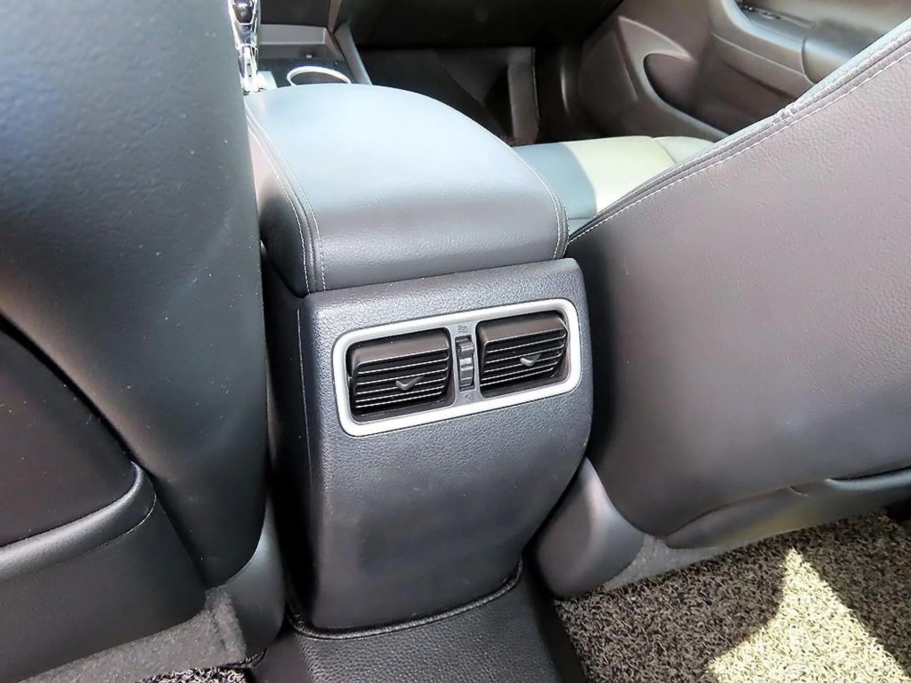 Nissan Altima превью 17