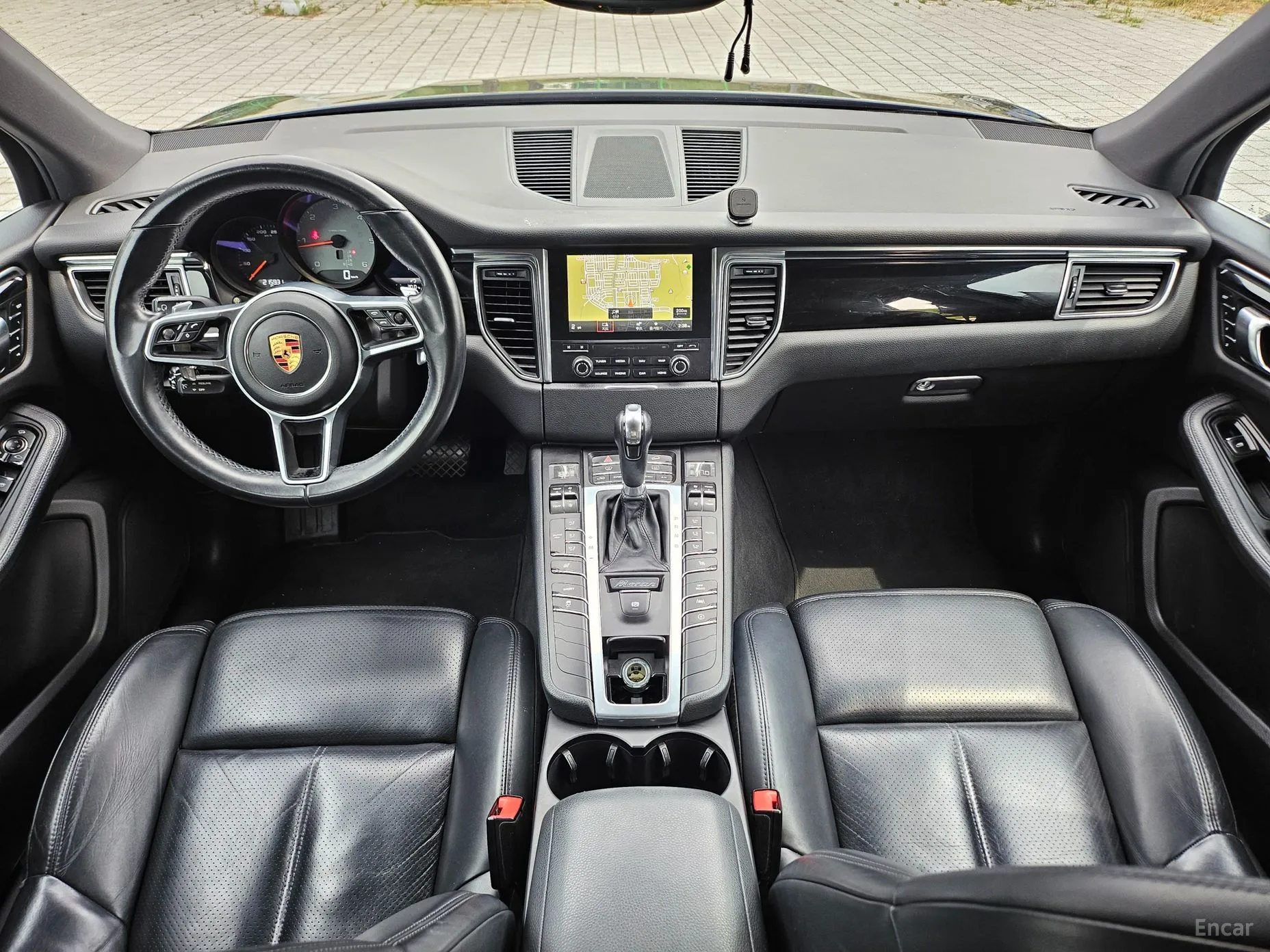 Porsche Macan превью 16