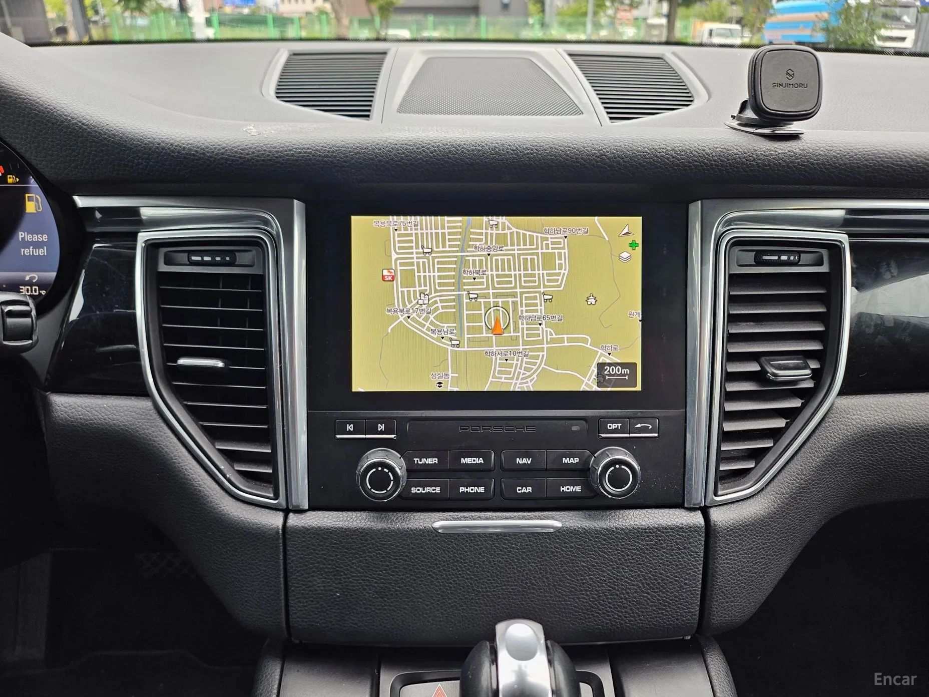 Porsche Macan превью 17