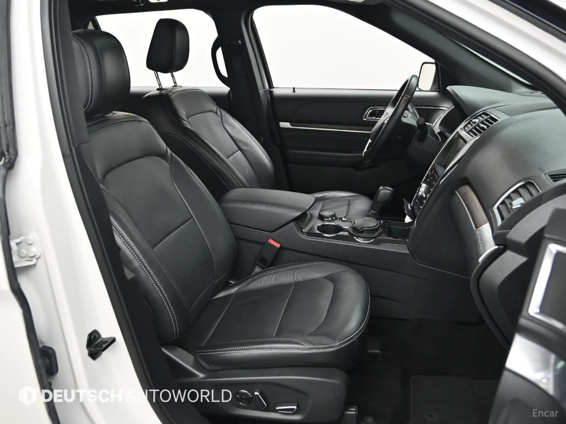 Ford Explorer превью 10