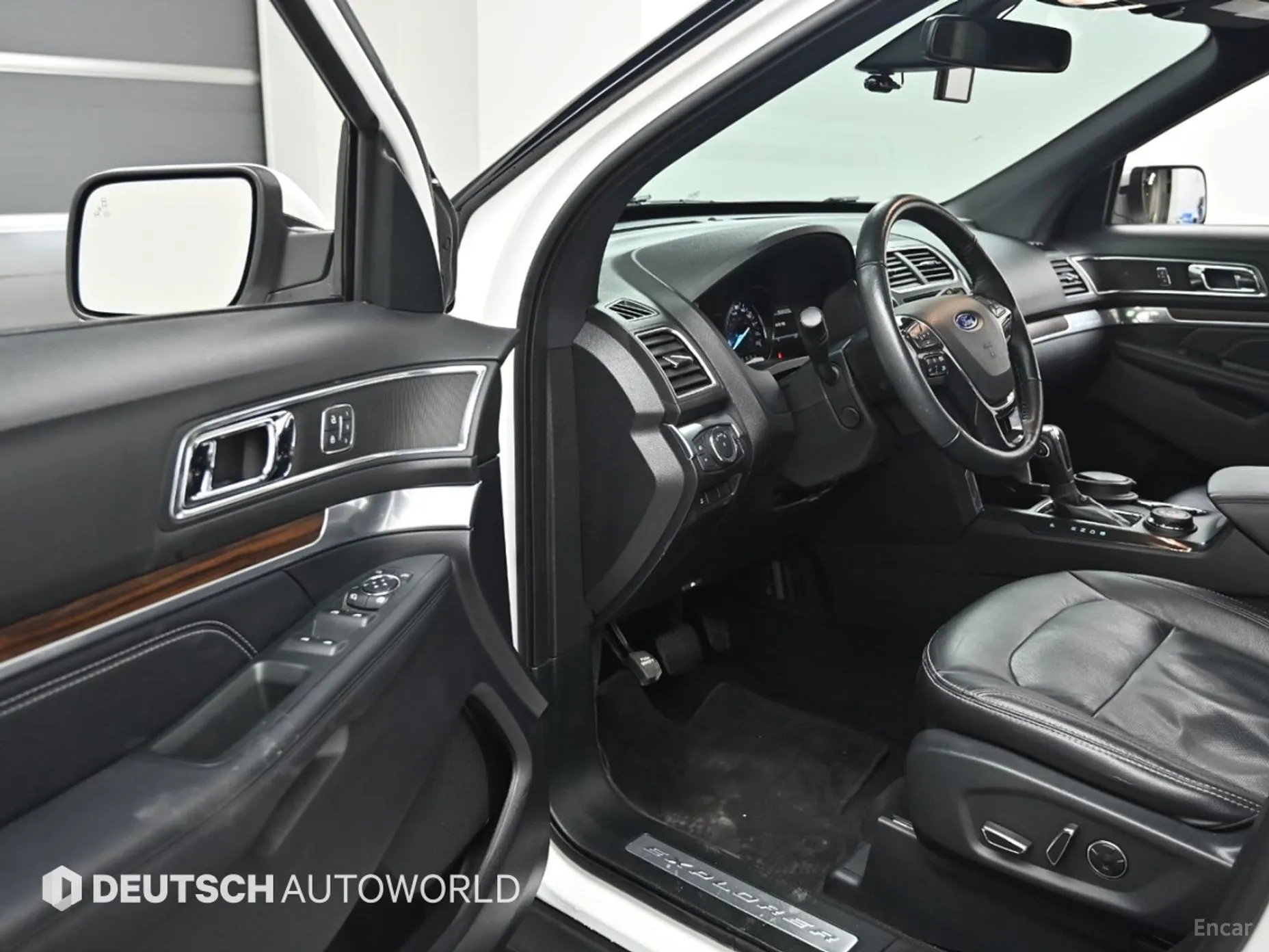 Ford Explorer превью 11