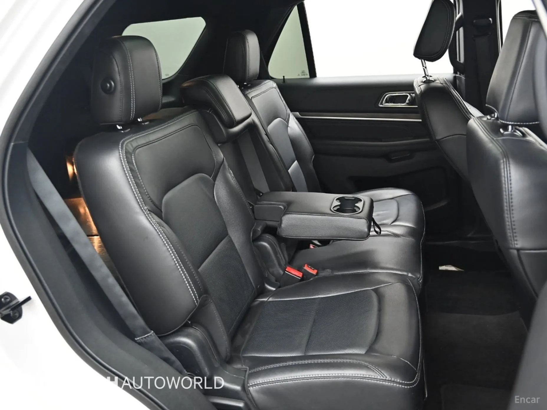 Ford Explorer превью 12