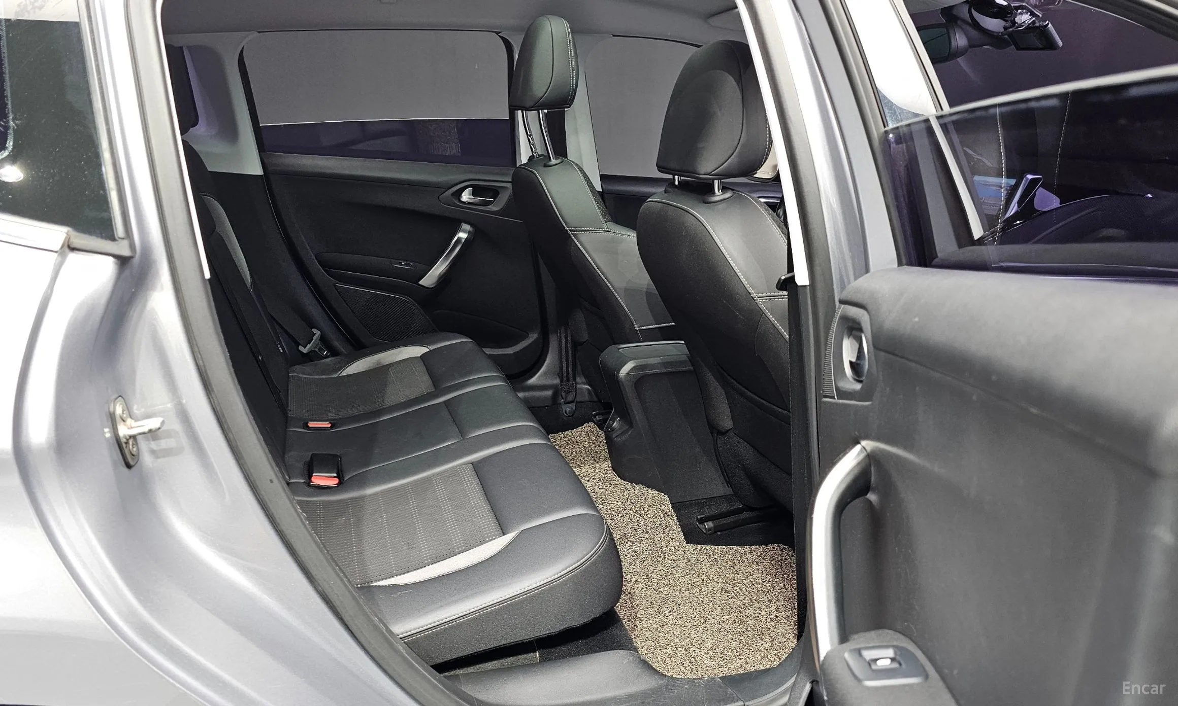 Peugeot 2008. превью 12