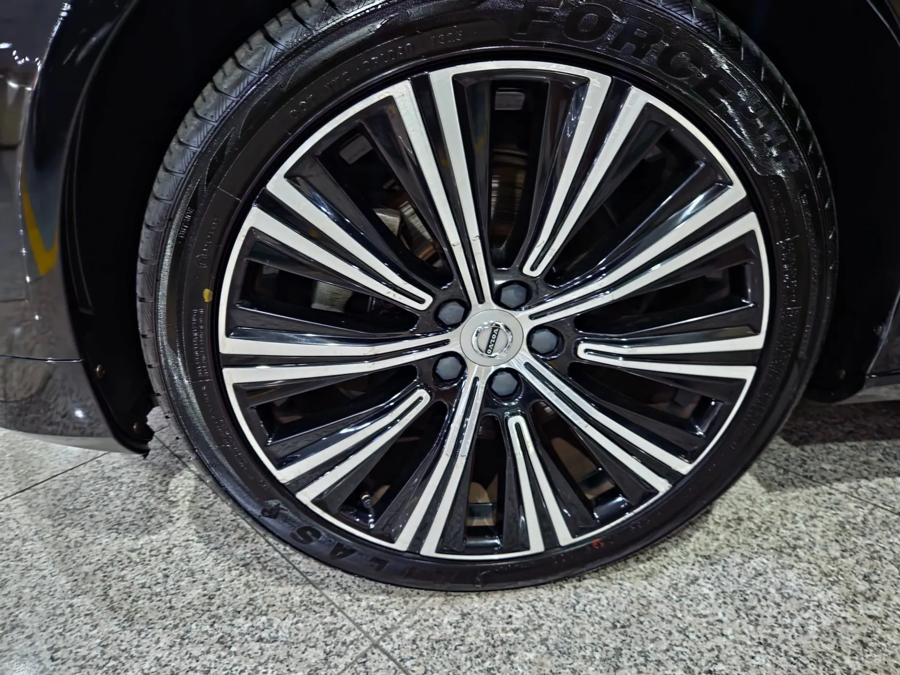 Volvo S90 превью 20