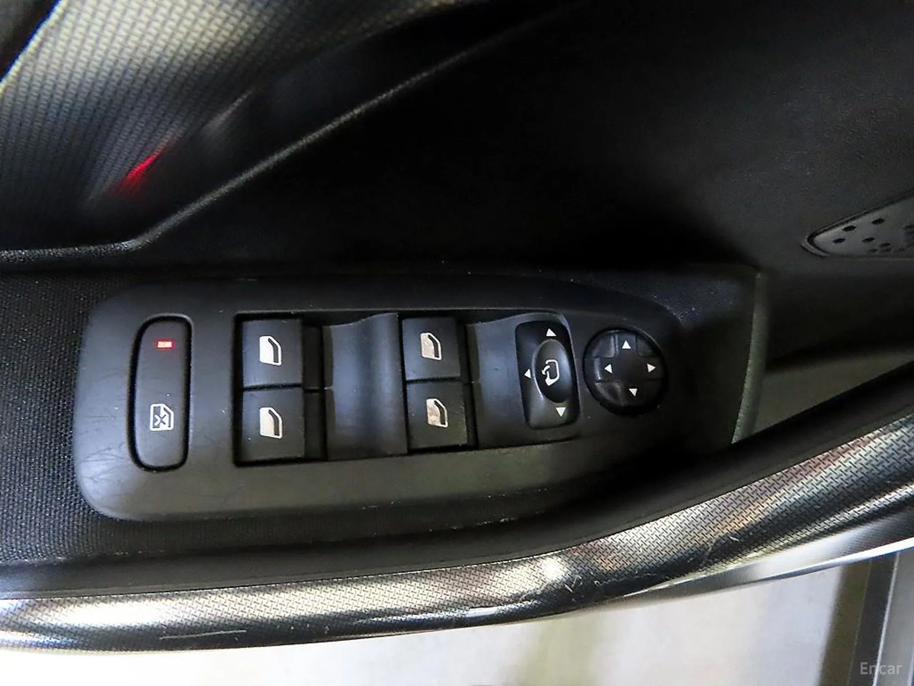 Peugeot 2008. превью 13