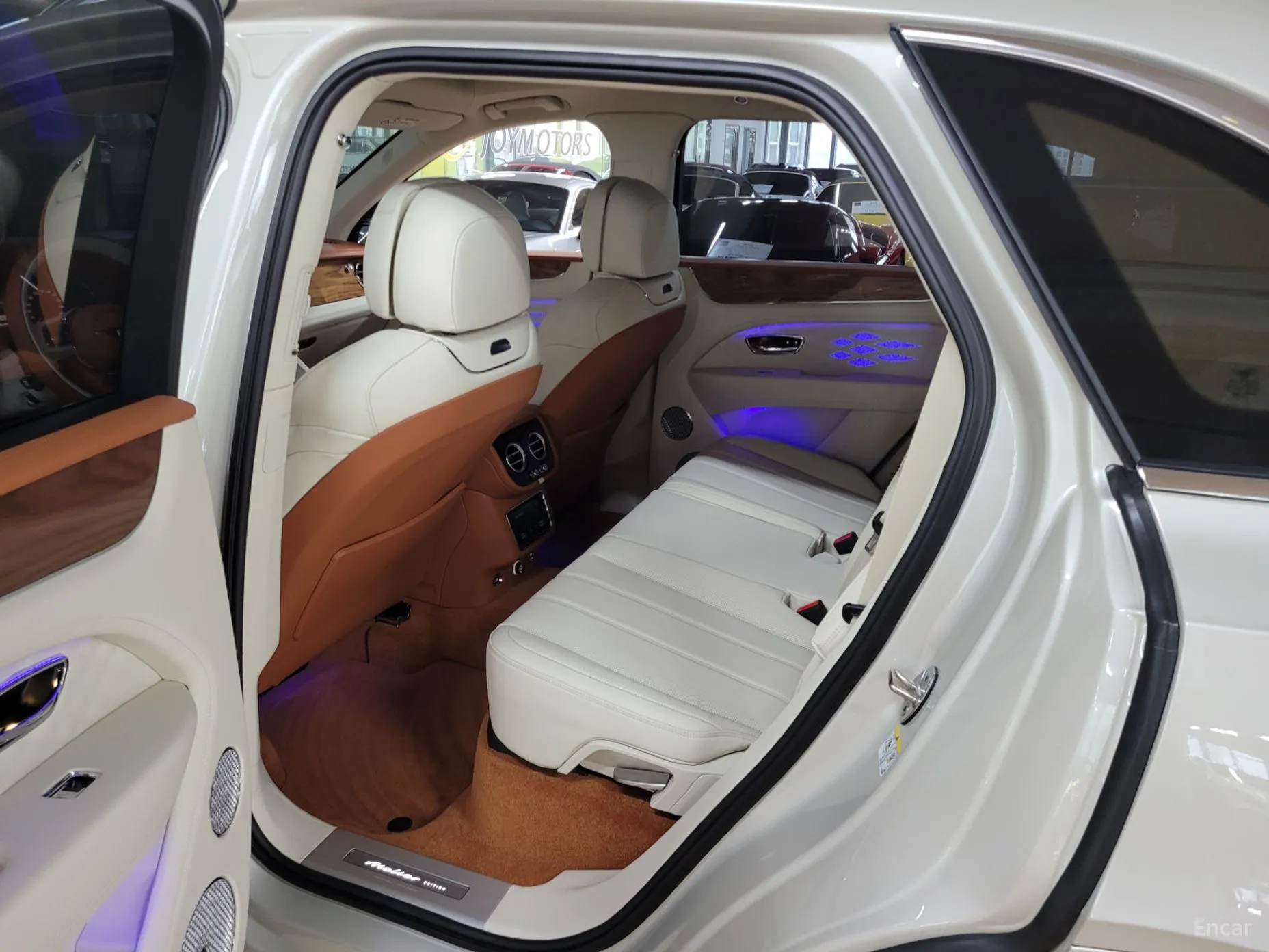 Bentley Bentayga превью 11