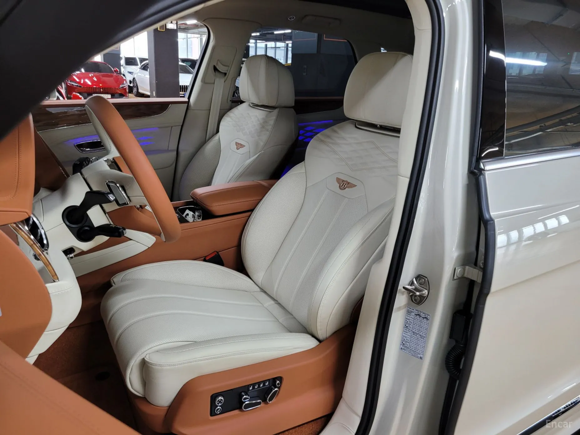 Bentley Bentayga превью 13