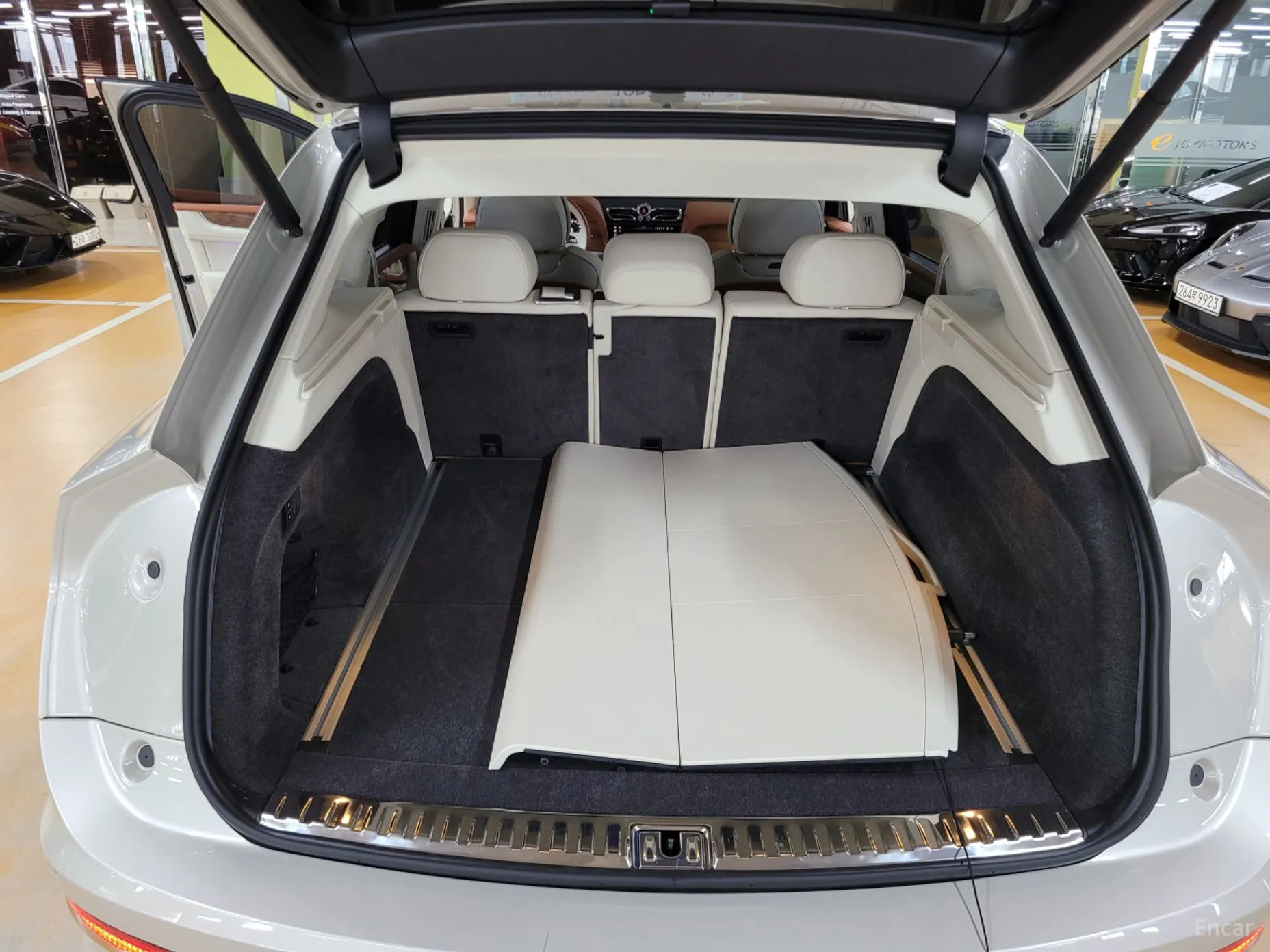 Bentley Bentayga превью 18