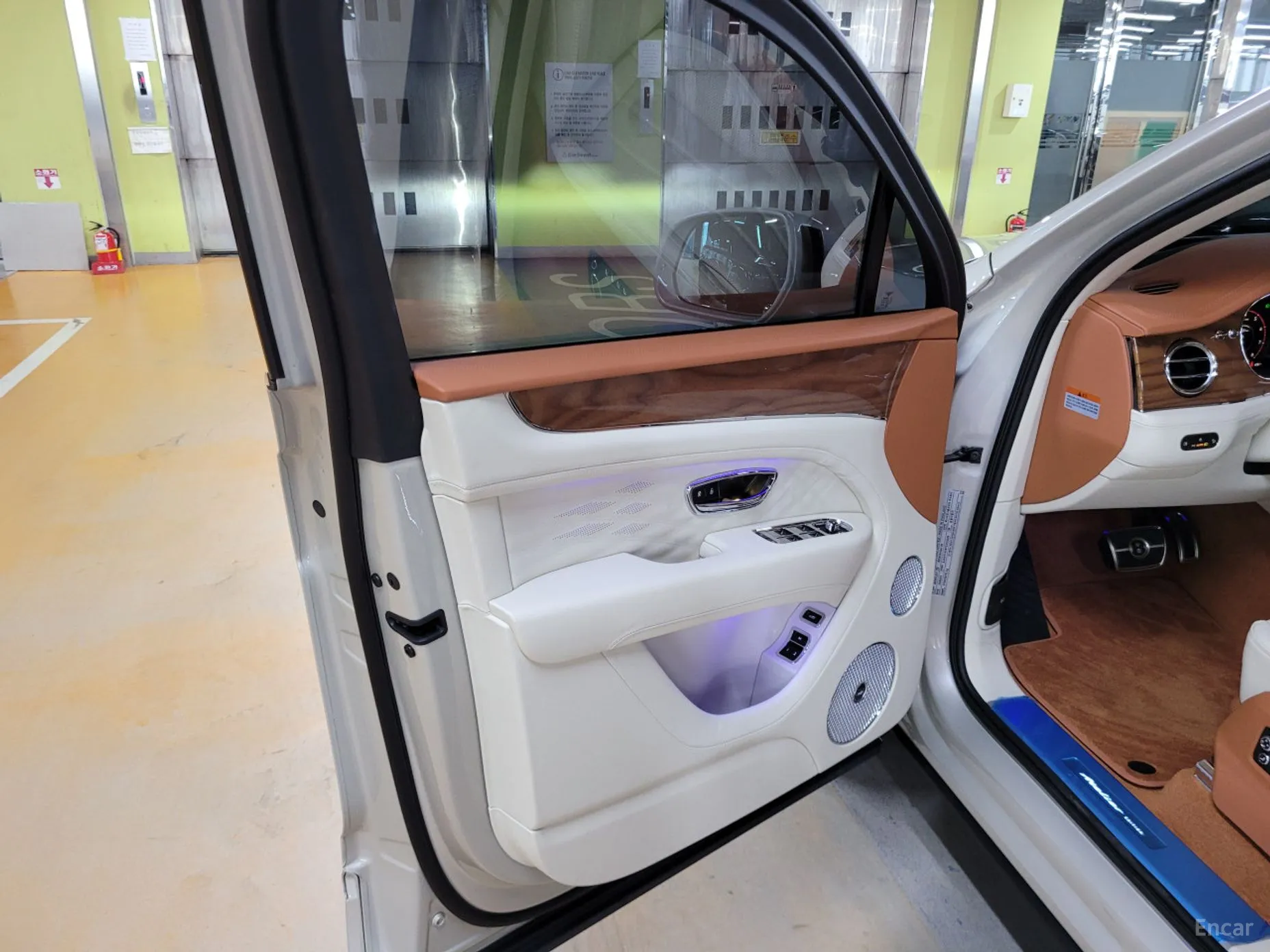 Bentley Bentayga превью 9