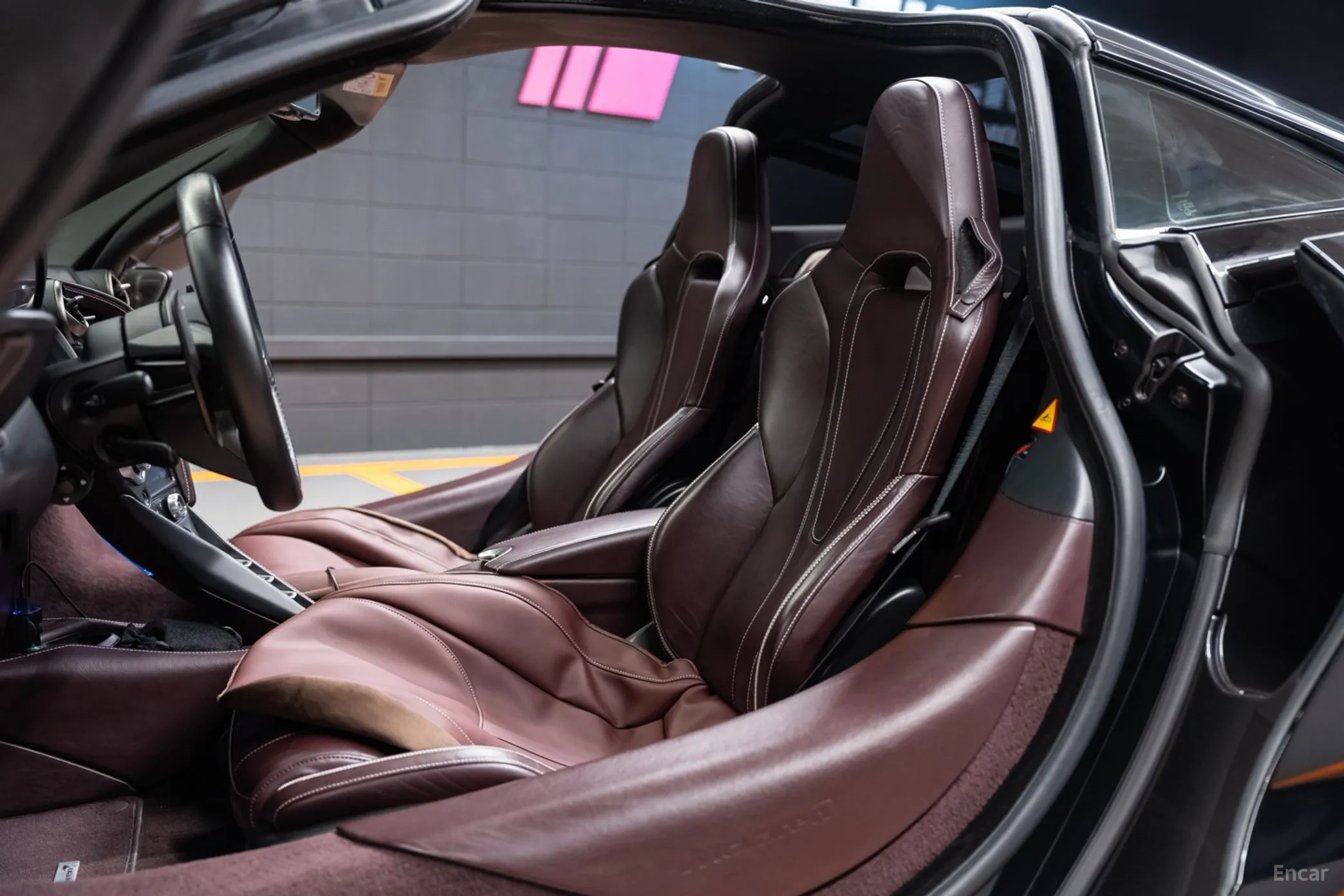 McLaren 720S превью 7