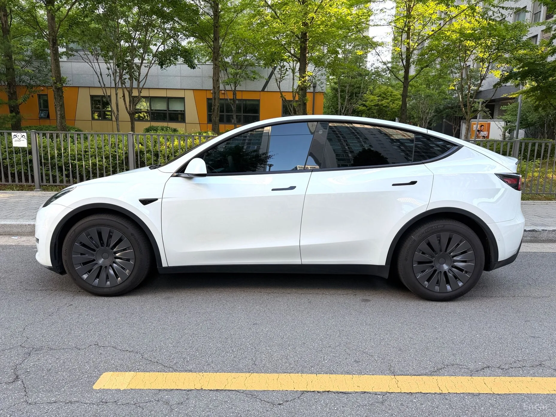 Tesla Model Y превью 3