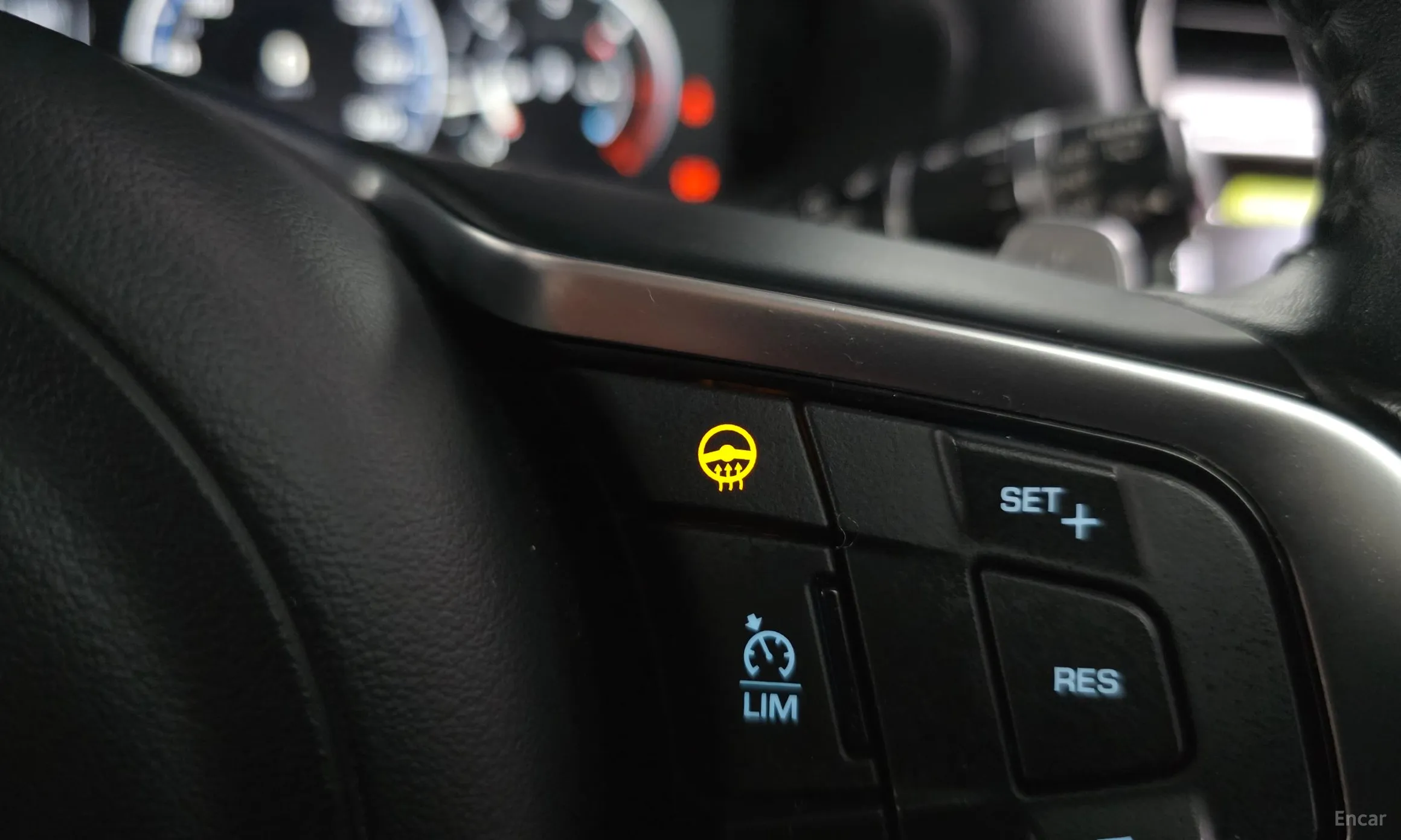 Jaguar F-PACE превью 17