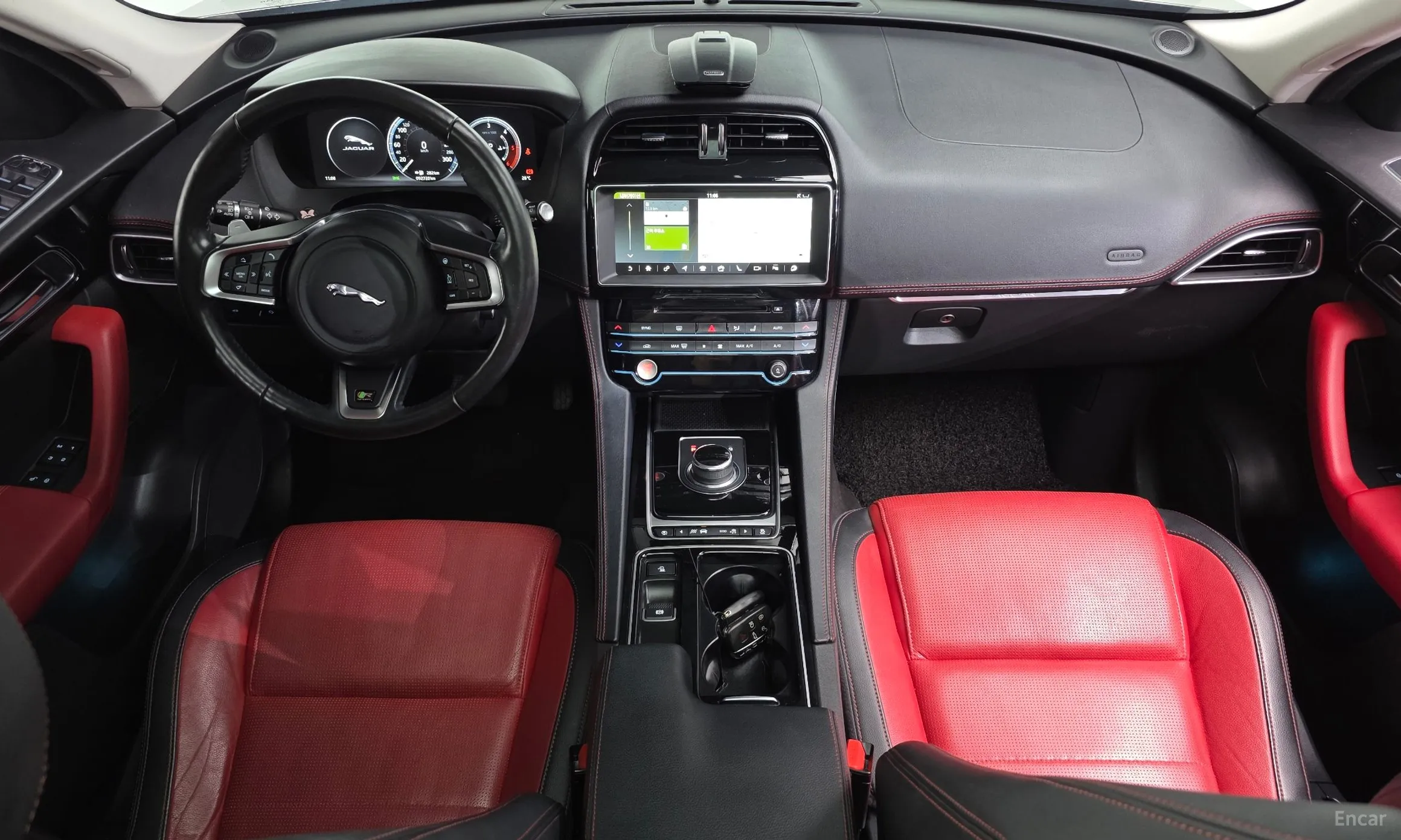 Jaguar F-PACE превью 7