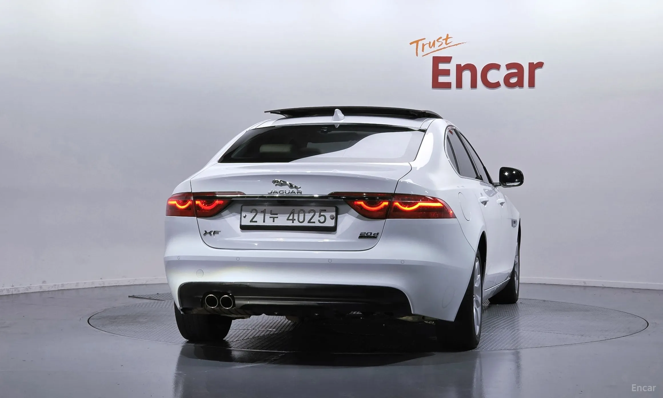 Jaguar XF (x260) превью 4